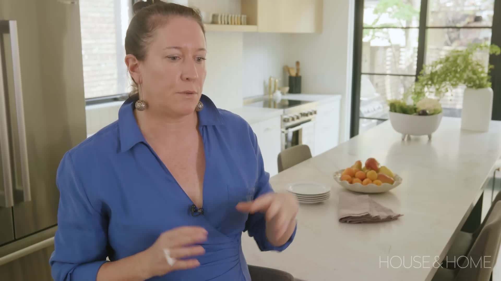 Pull-out Drawers in Kitchen Cabinets