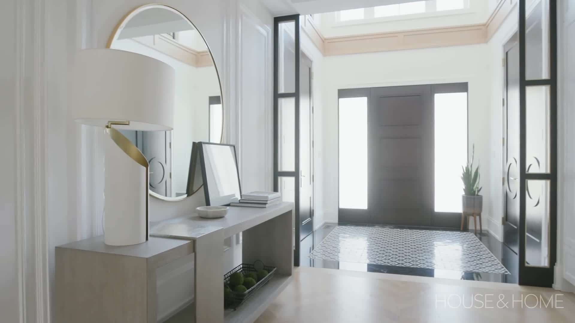 Stylish Black and White Kitchen