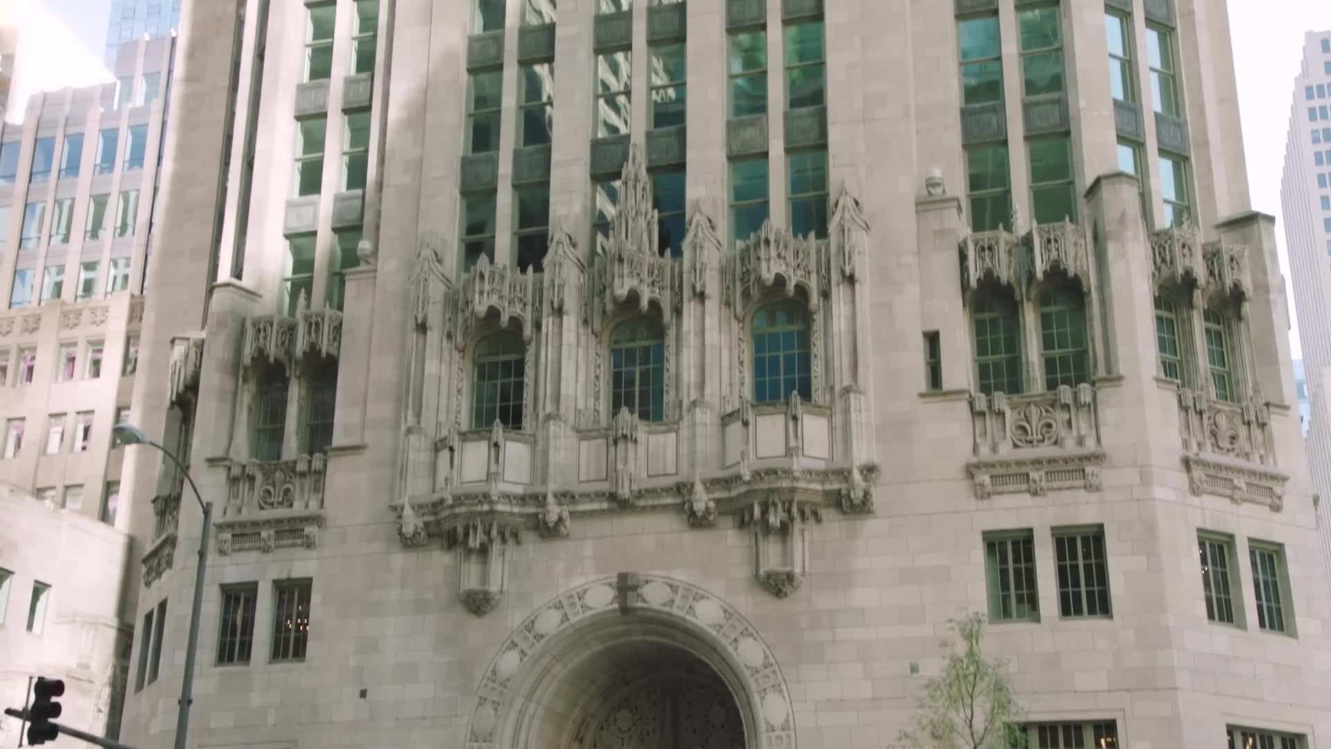 The Merchandise Mart: A Majestic Art Deco Landmark