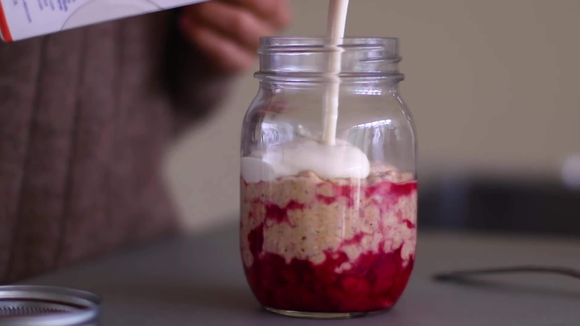 Bowl of Nutrient-Rich Overnight Oats