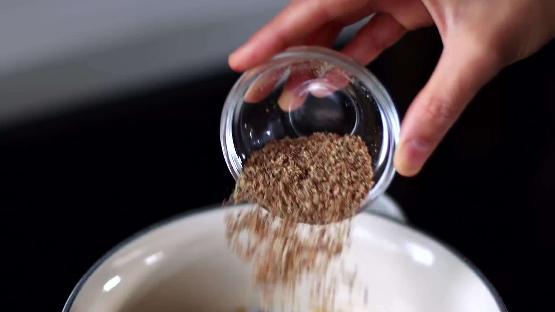 Bowl of quinoa with roasted vegetables - a delicious and nutritious anti-inflammatory meal