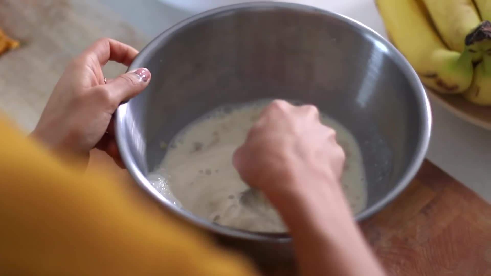 Avocado toast and smoothie bowl from The Breakfast Club
