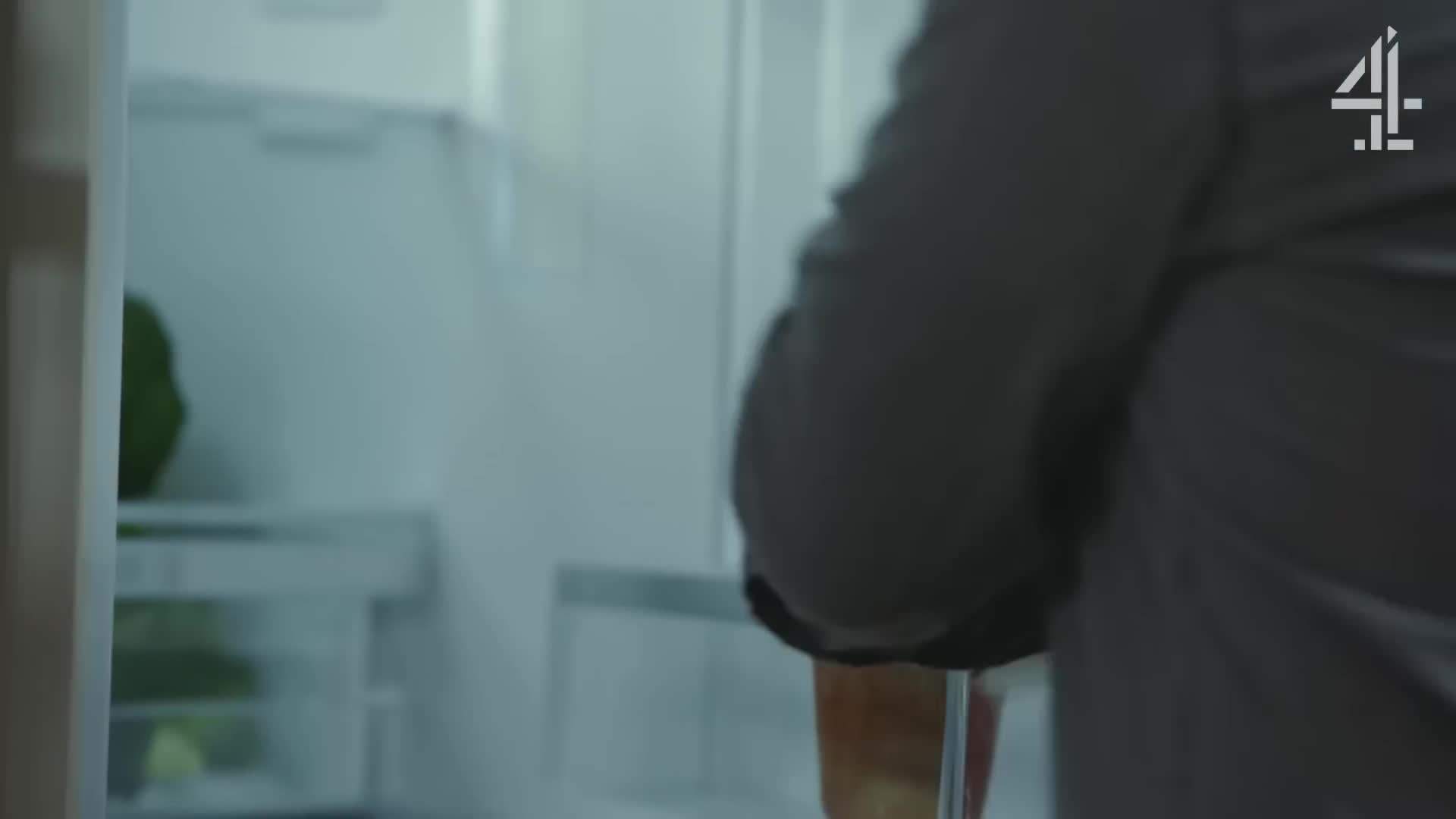 Step 2: Preparing the creamy cauliflower cheese sauce