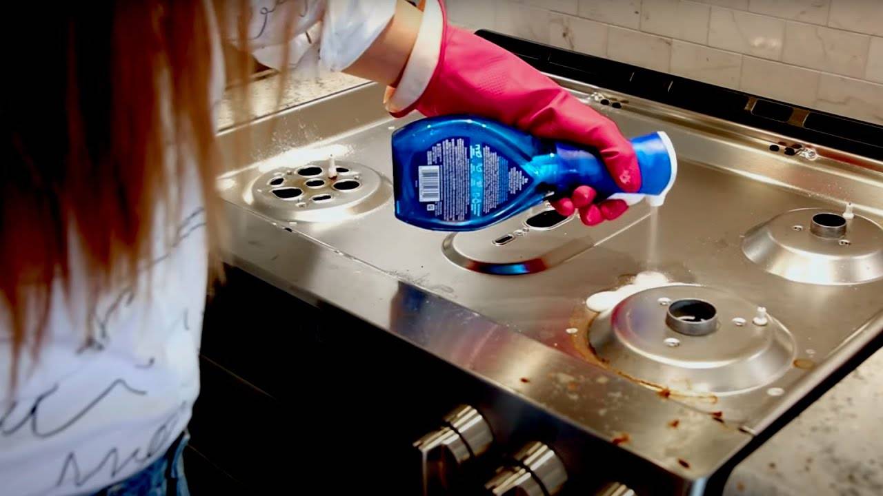 How to Clean a Gas Stove Top like a Pro