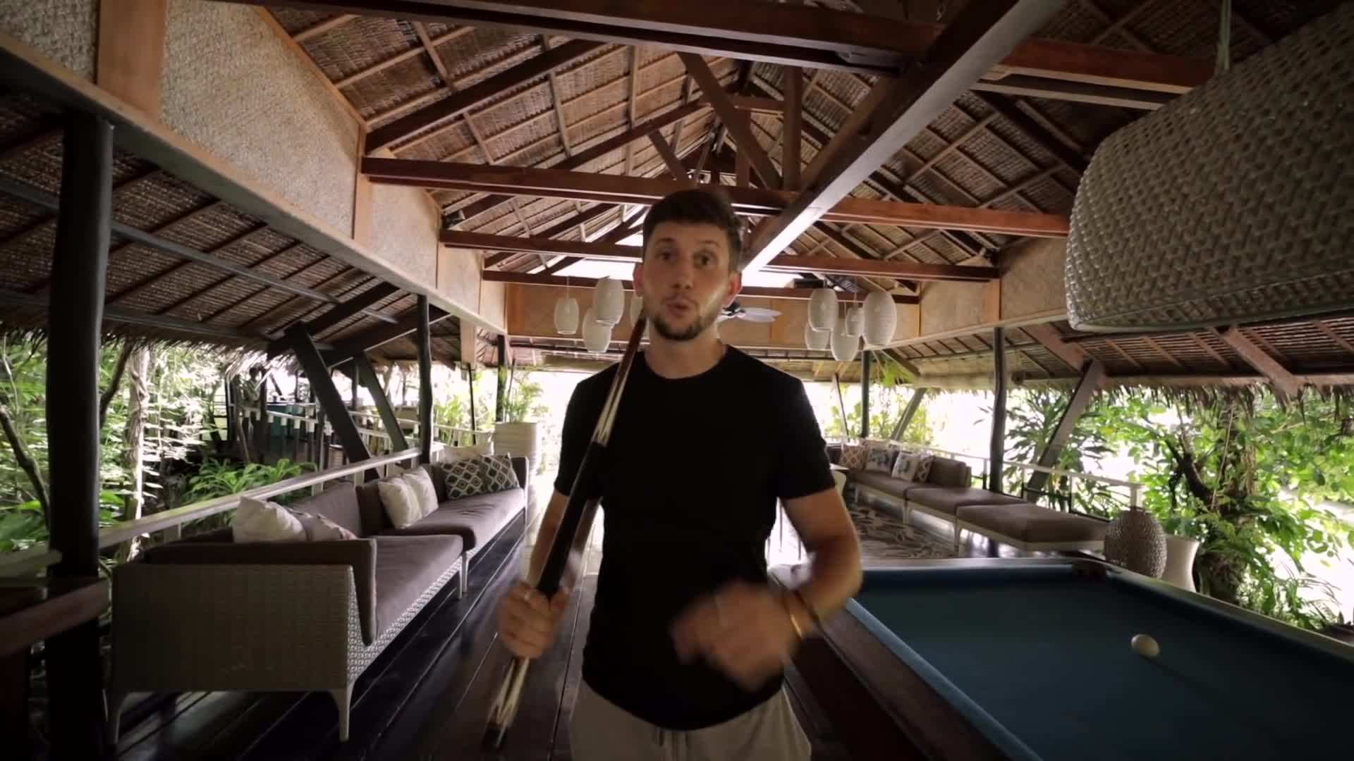 Crystal-clear waters and palm-fringed beaches in Siargao