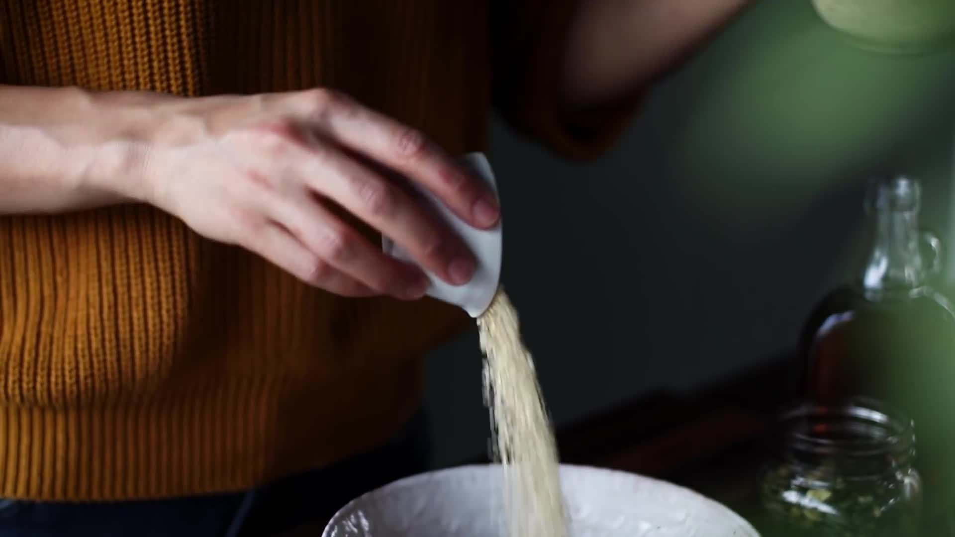 Preparation of vegan banana oat cookies