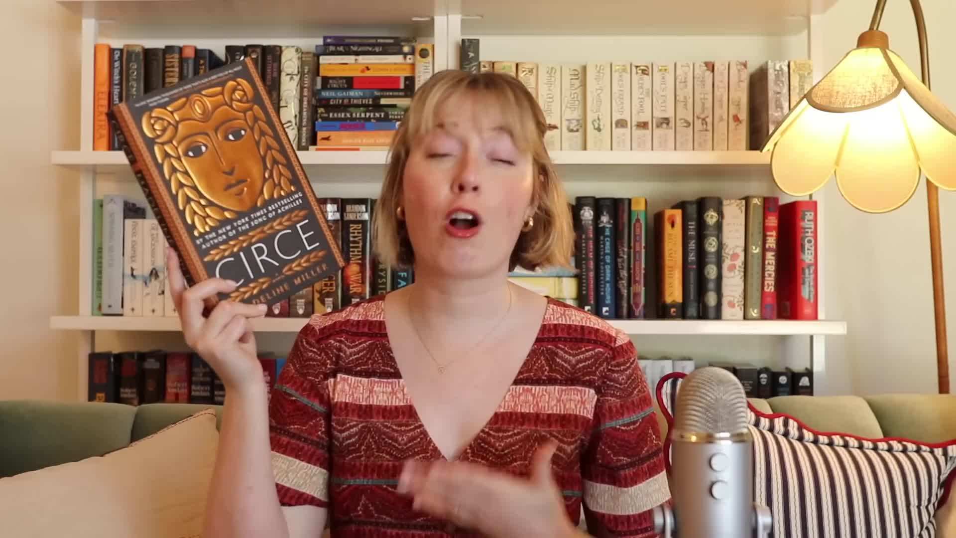 Cover of 'The Seven Husbands of Evelyn Hugo'