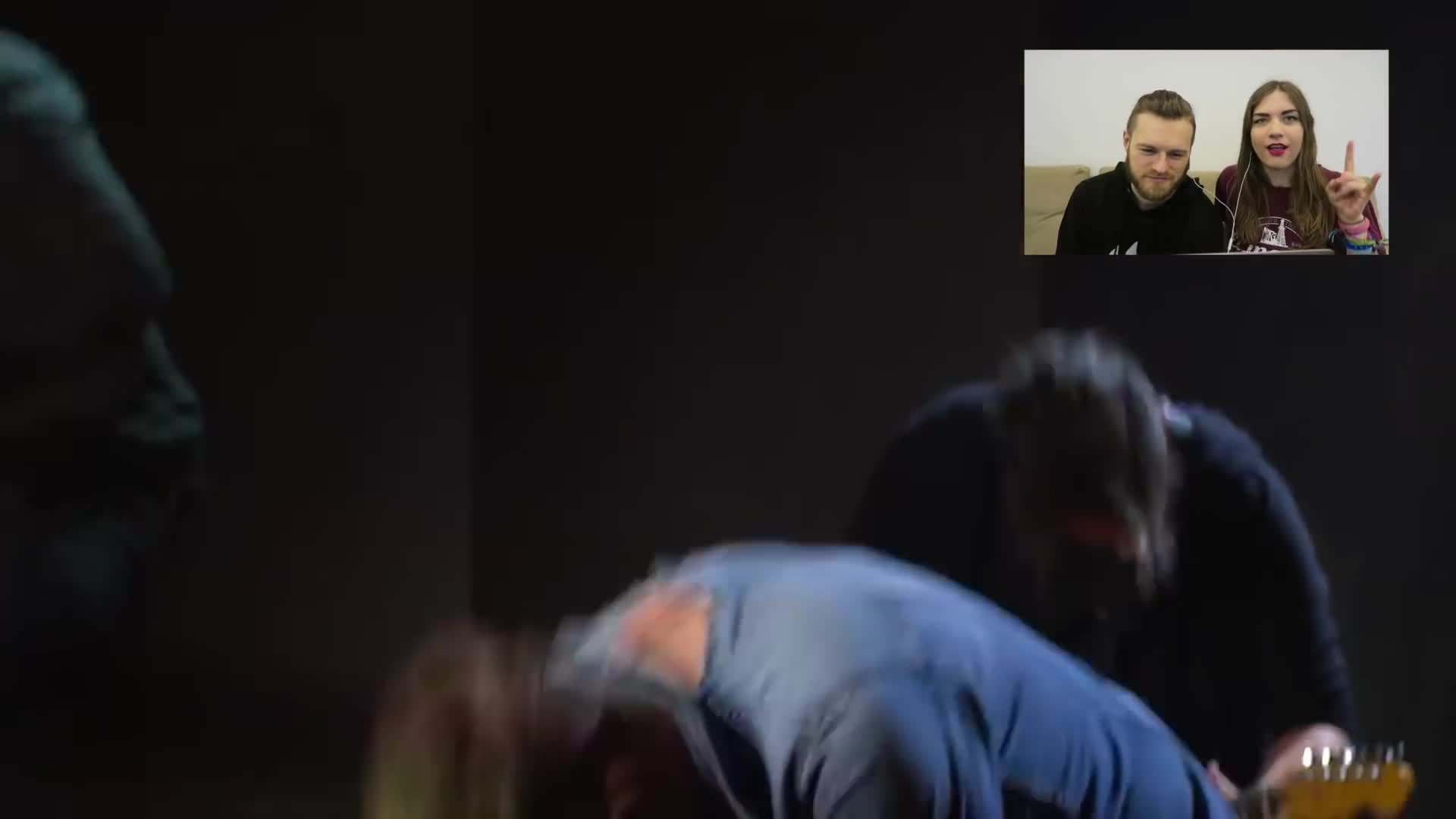 A screenshot of lyrics from AWS Viszlát Nyár displayed on screen