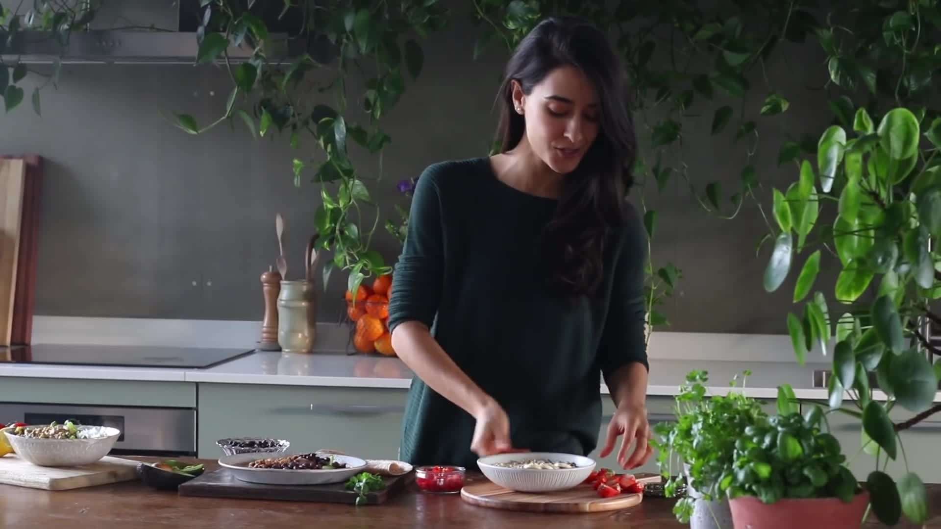 A visual of a colorful assortment of fruits and vegetables
