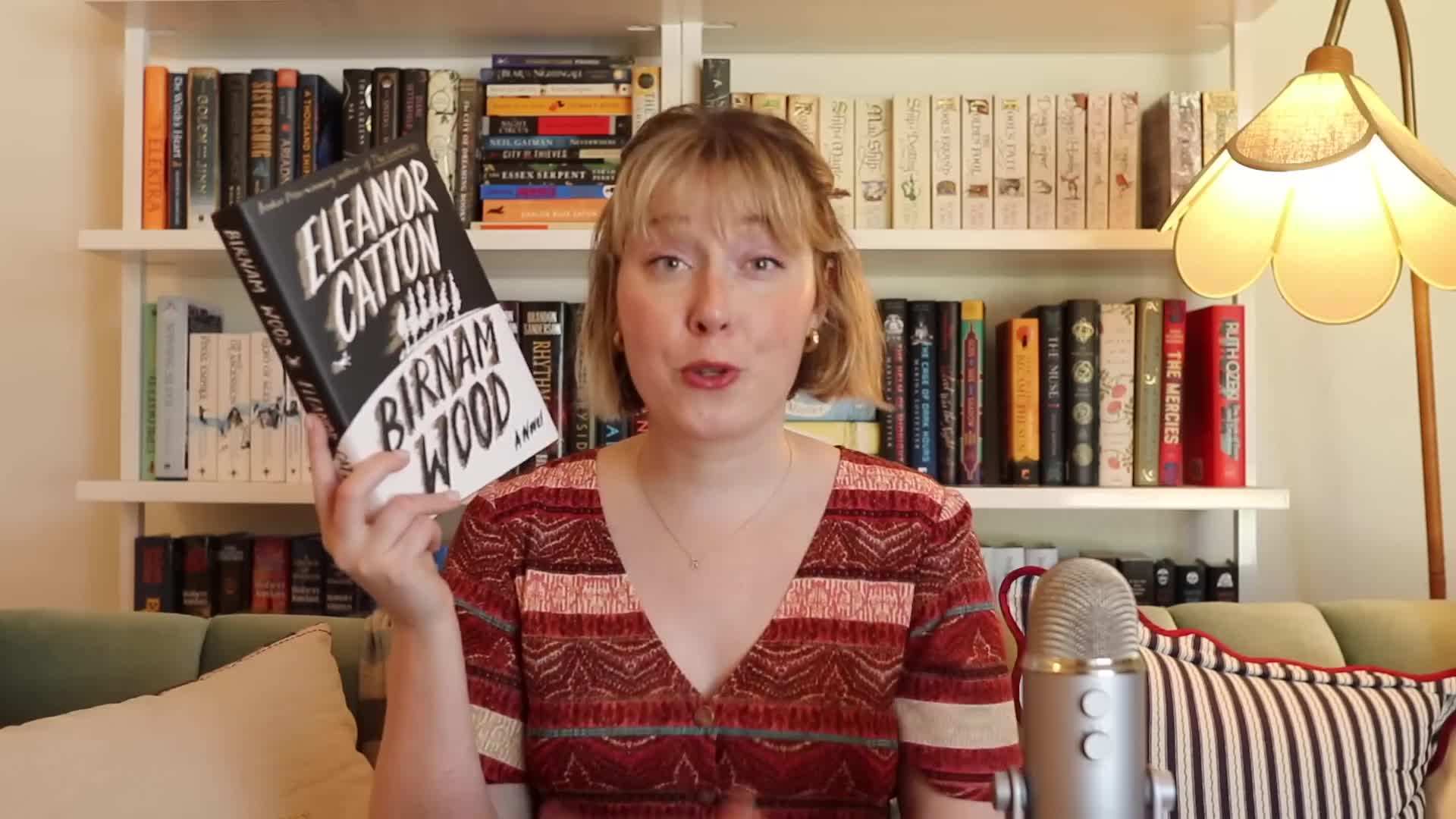 Cover of 'Mexican Gothic'