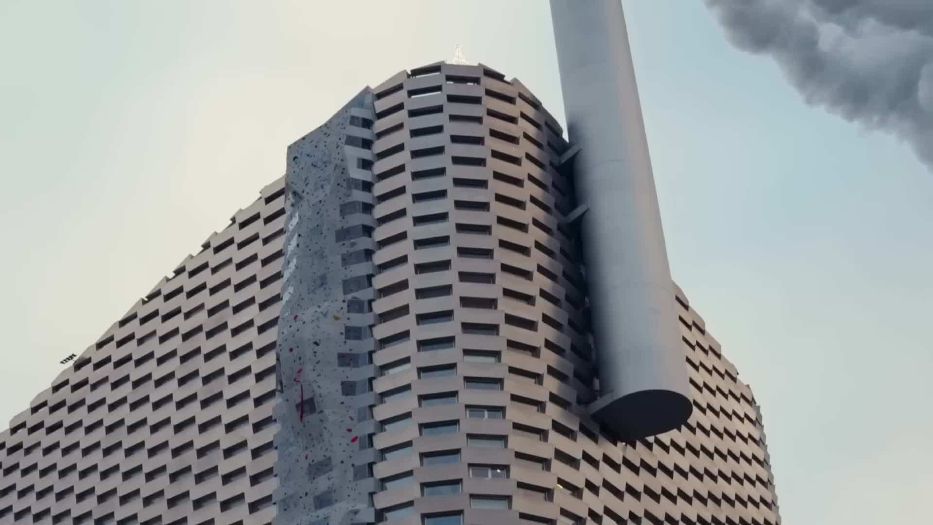 Skiers on the CopenHill Urban Mountain