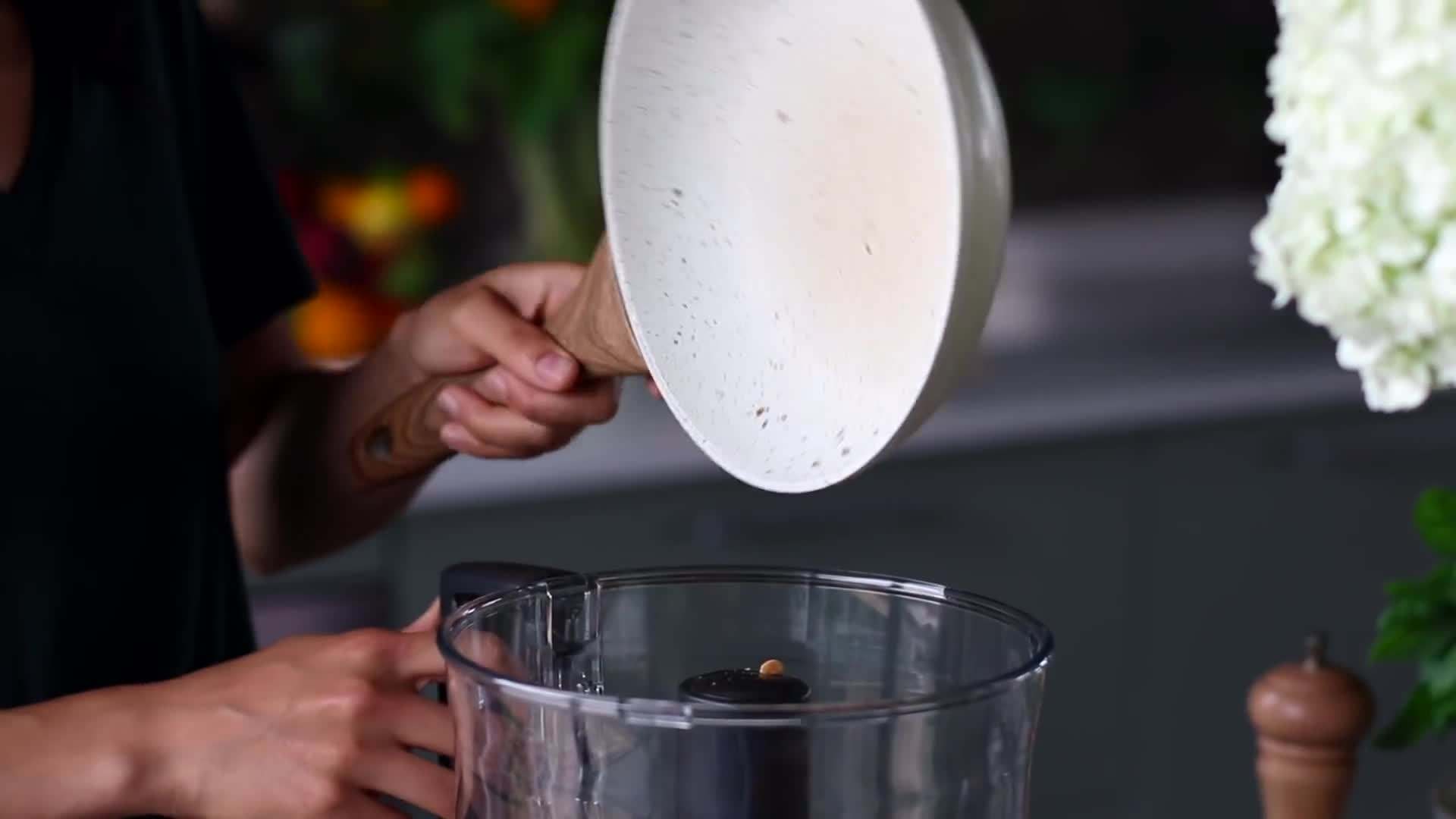 Homemade Hummus with Vegetable Sticks
