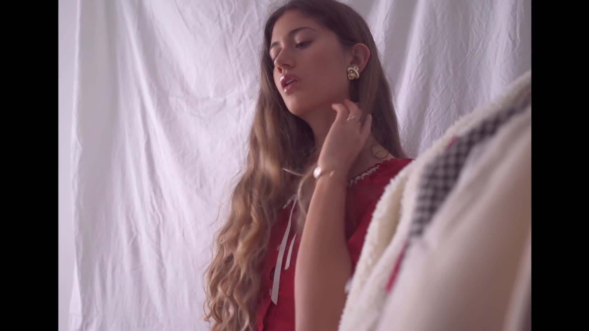 Styling vegan sneakers with denim jeans and a t-shirt