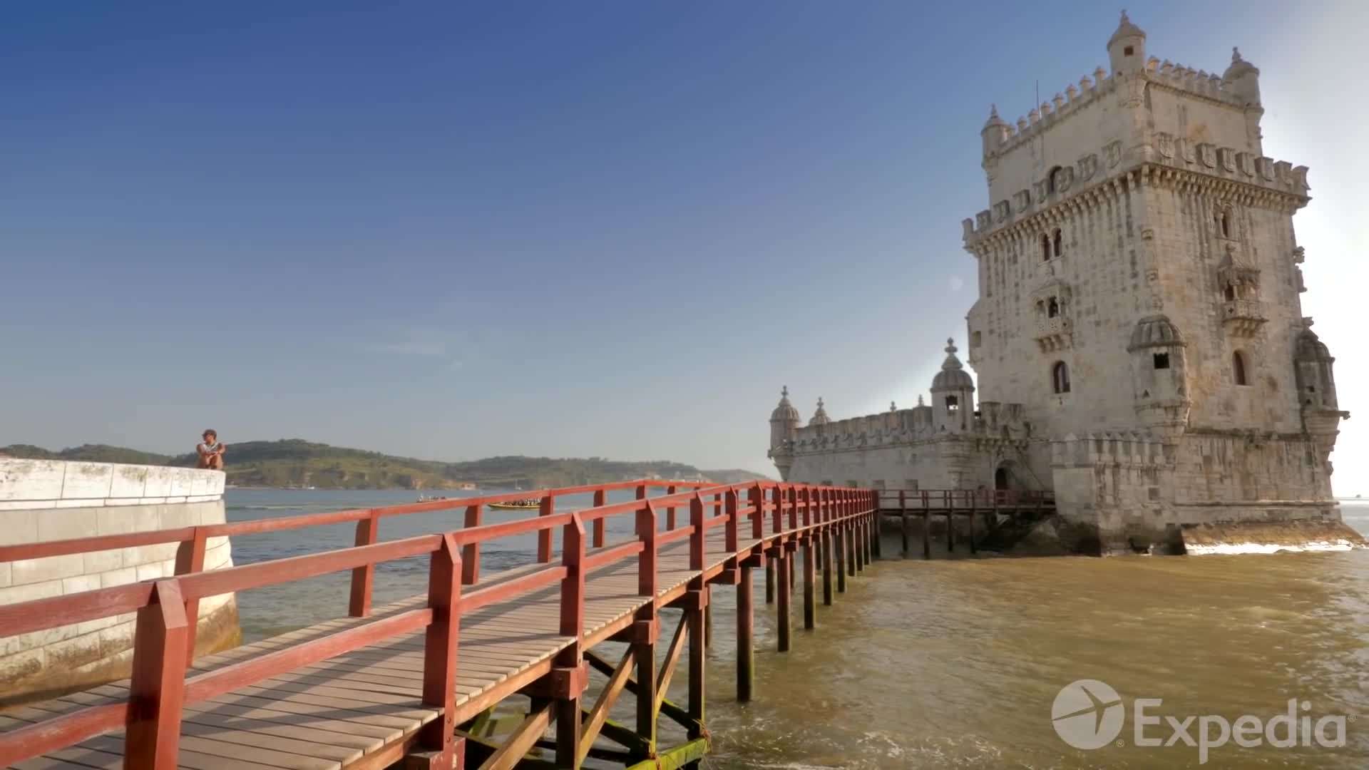 Narrow streets and colorful buildings of Alfama