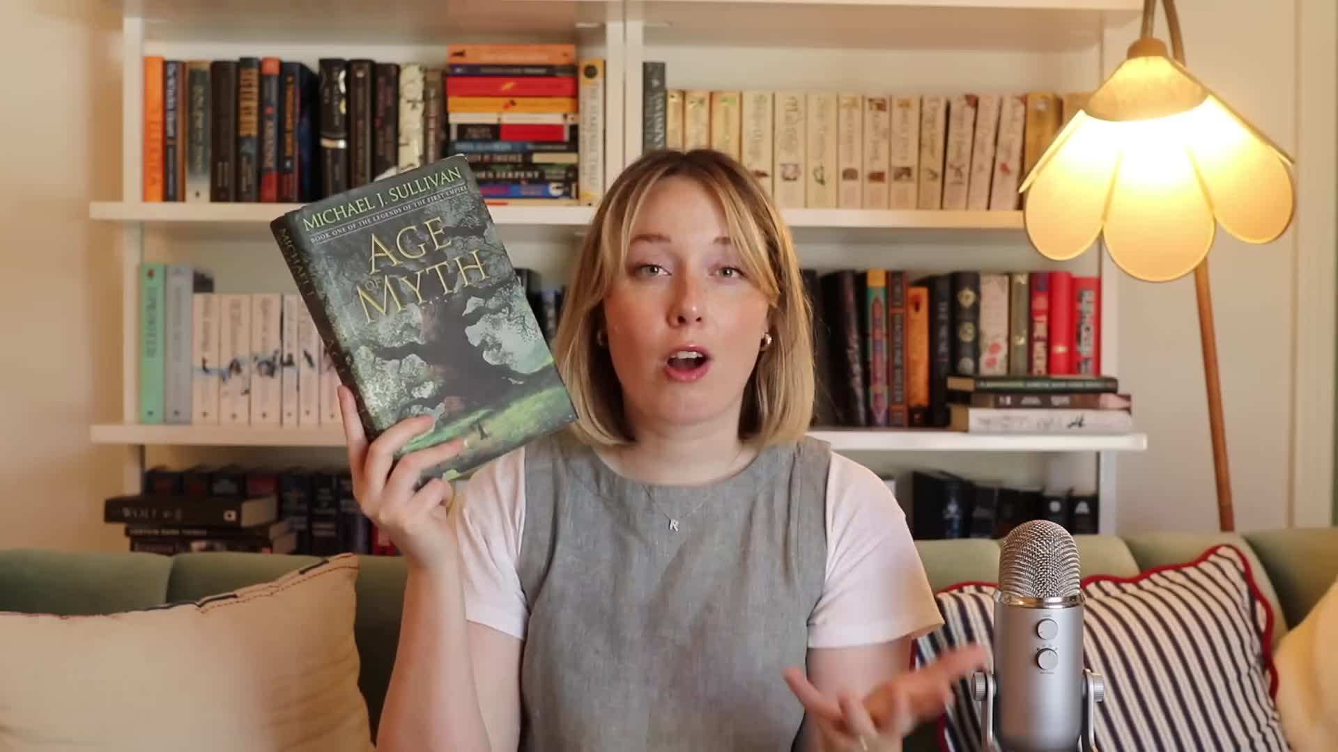 Book cover of 'The Poppy War'