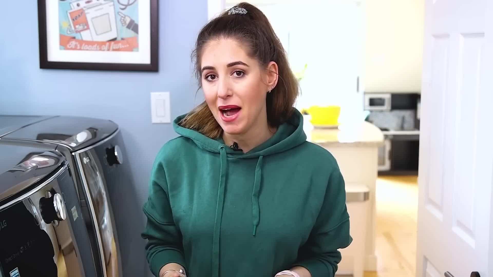 Comparing a stained garment before and after washing with a laundry pod