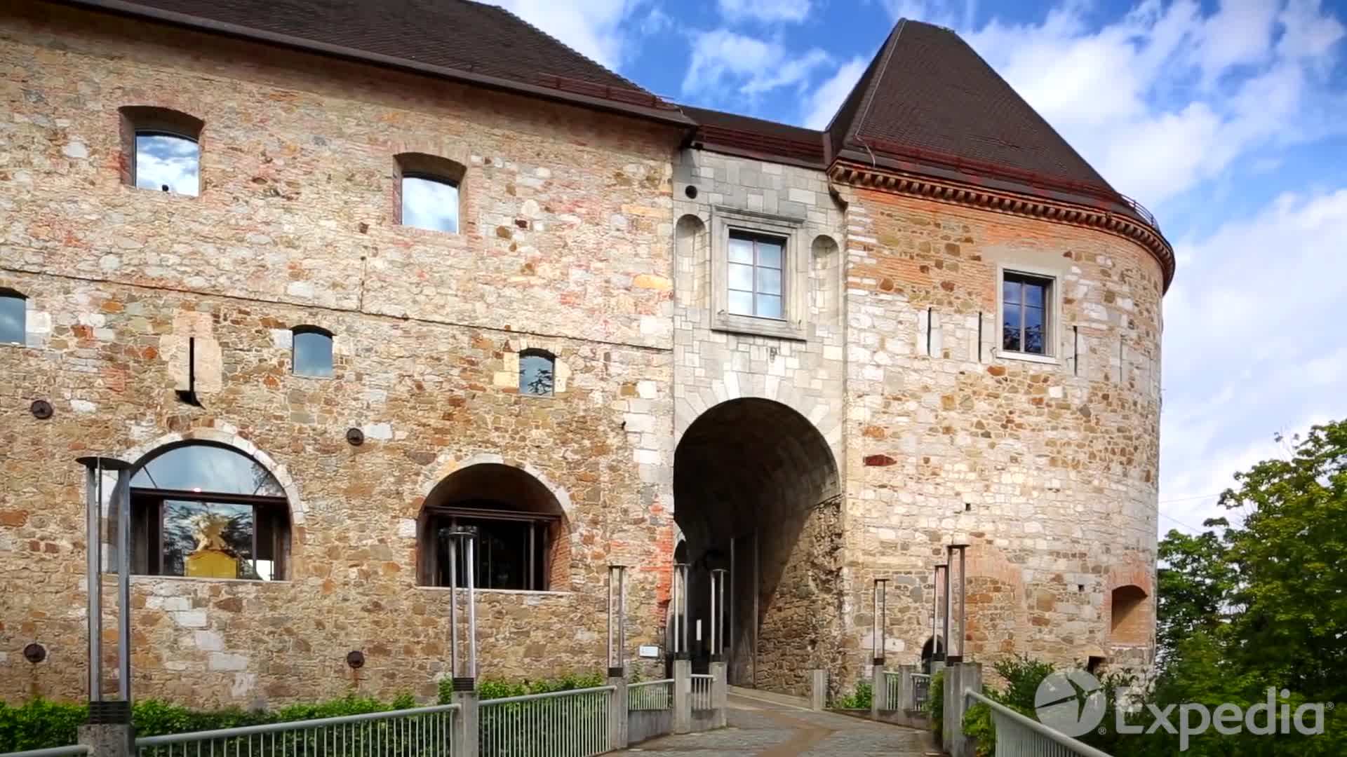 The stunning view of Ljubljana Castle from the Triple Bridge