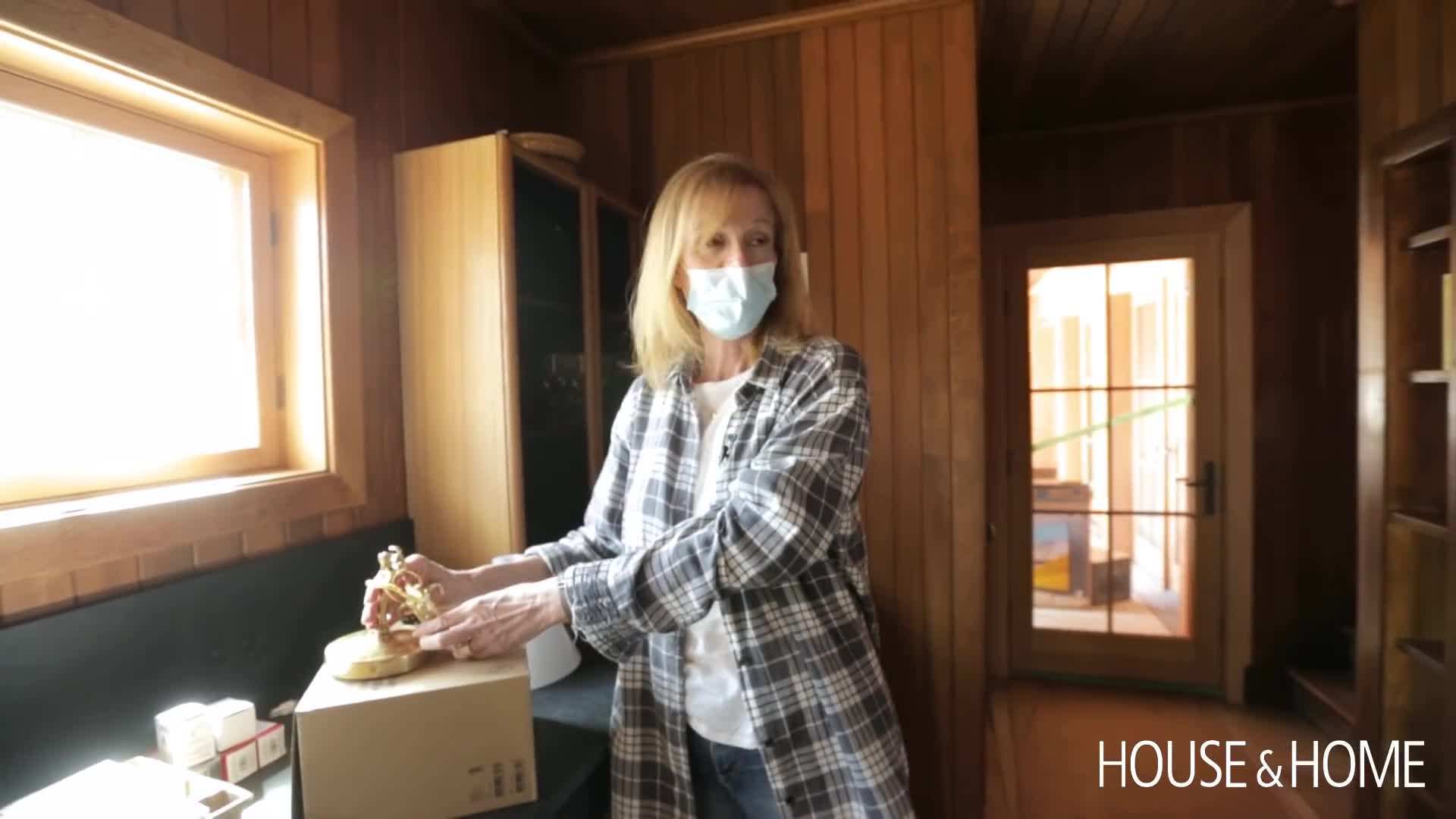 Stylish sconces that enhance the kitchen decor