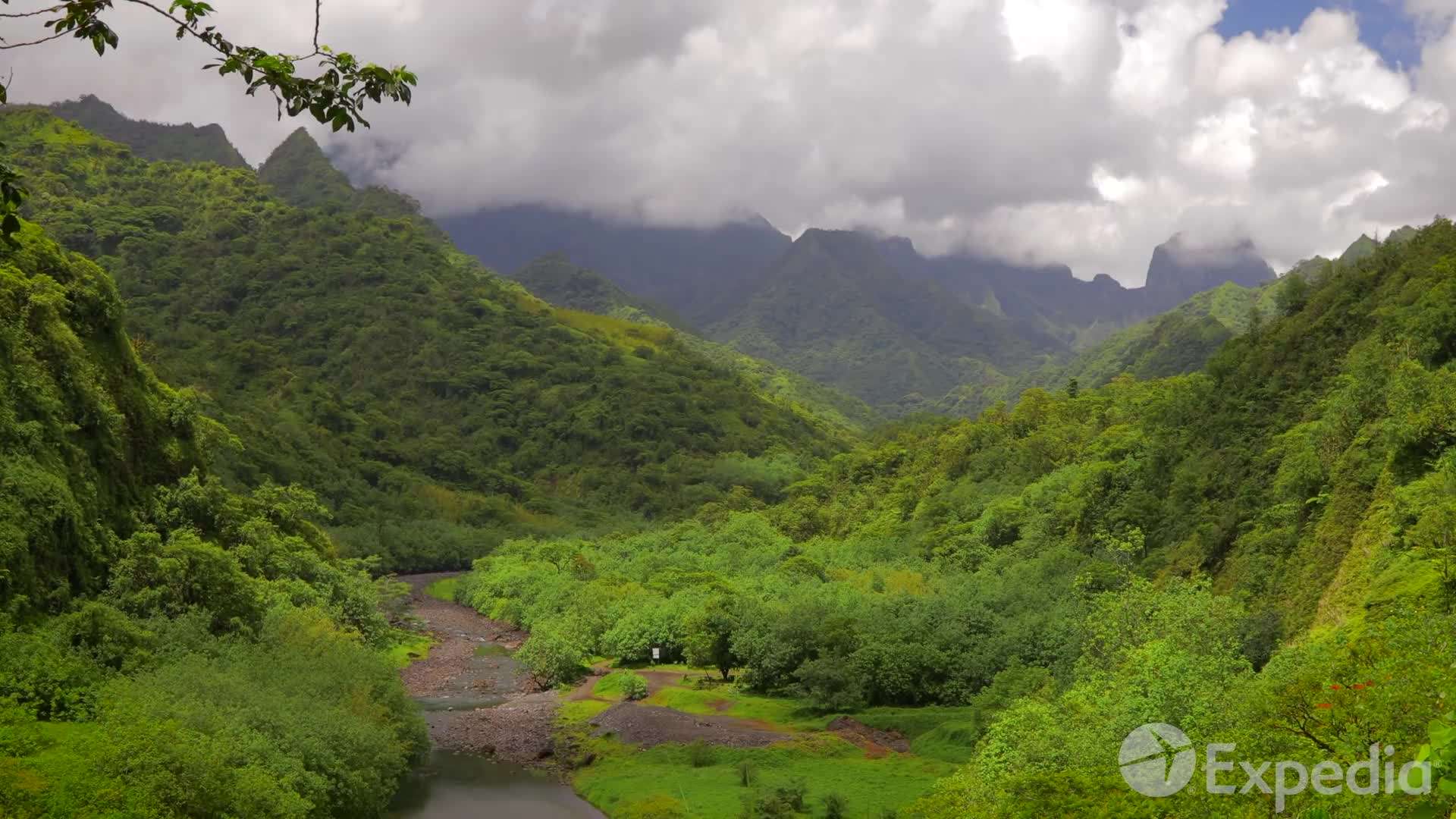 Teahupo'o - Surfing Paradise