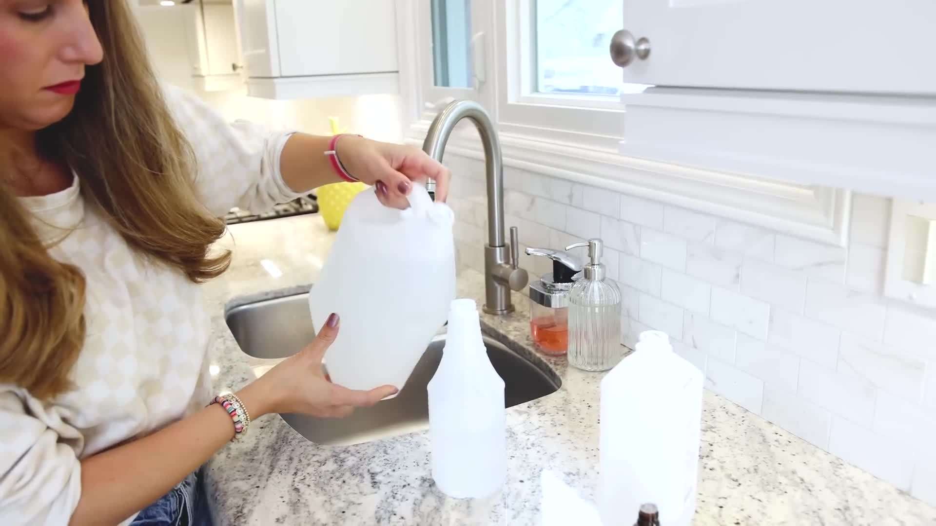 Combining baking soda and essential oils for a DIY air freshener