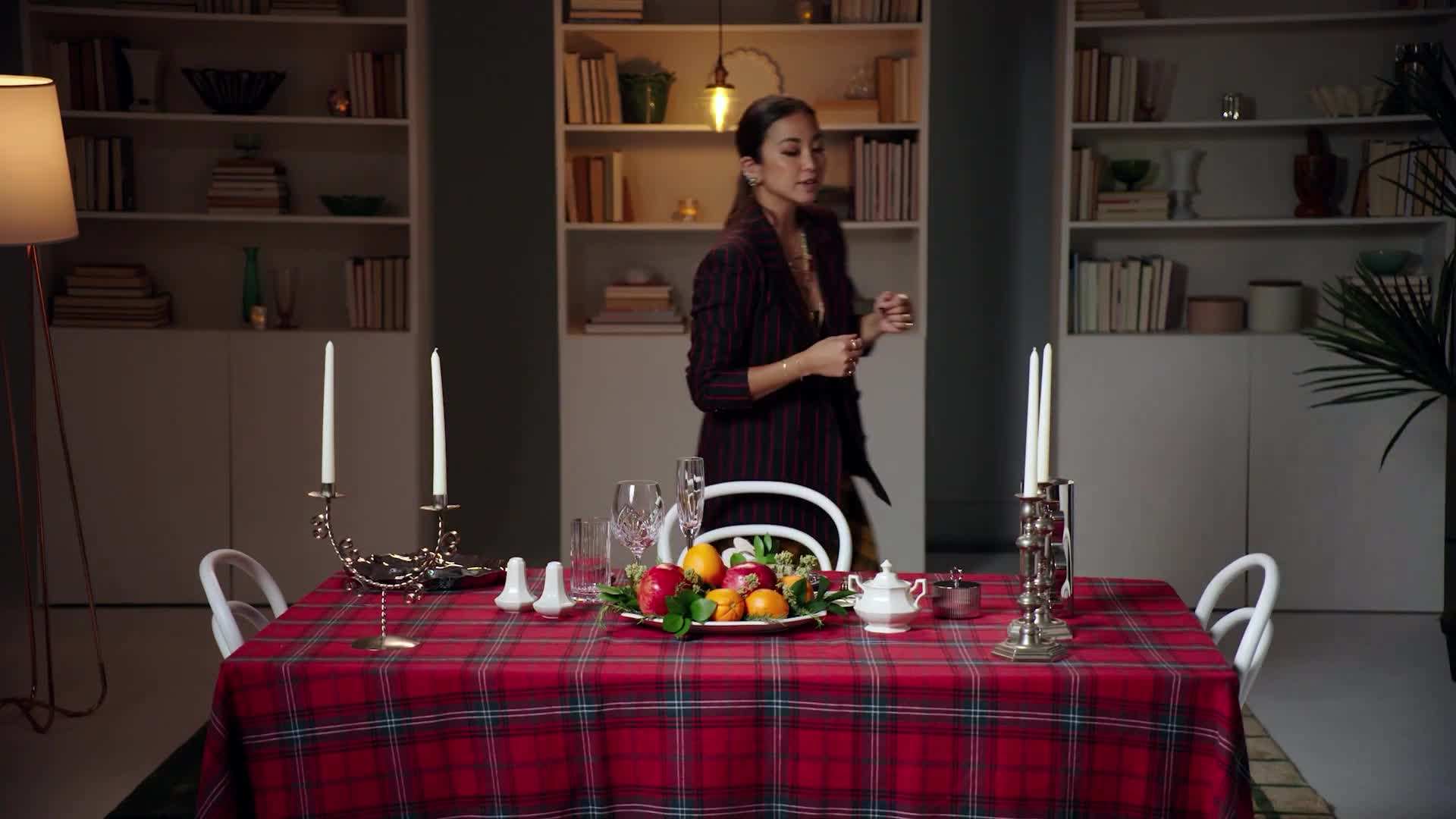 Minimalist Centerpiece with Contemporary Sculpture