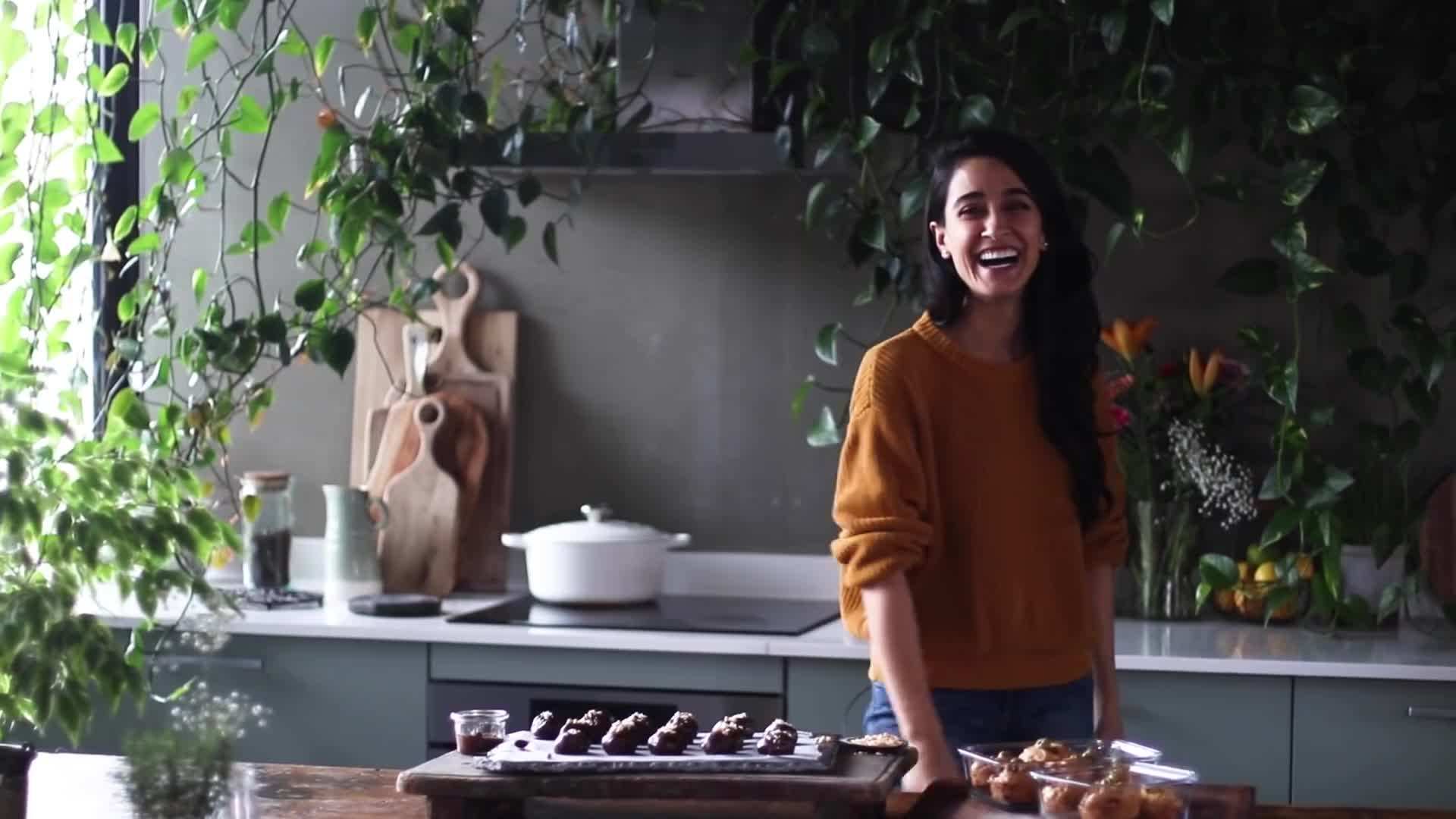 Presentation of vegan protein bars