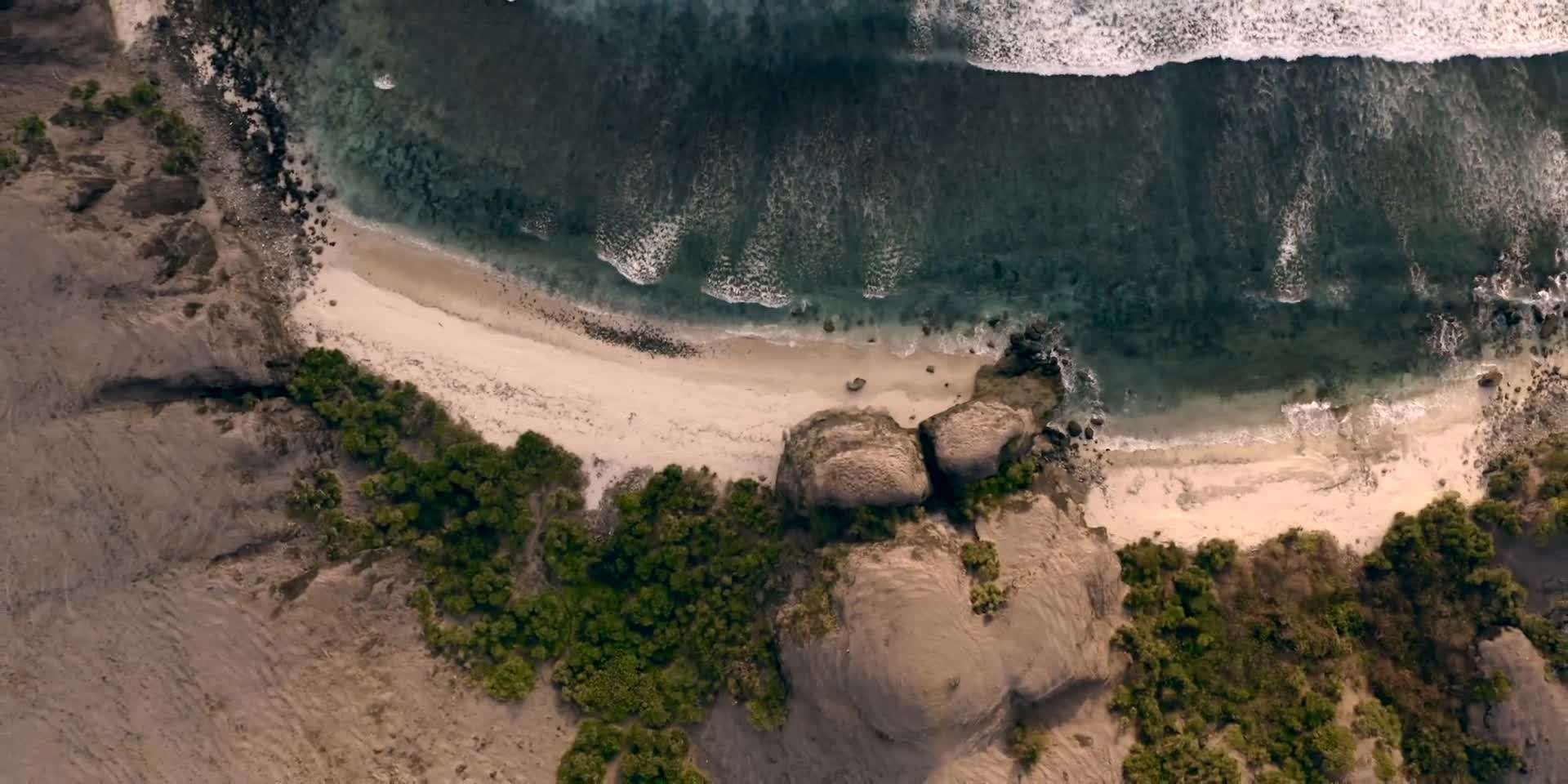 Panoramic view of Mount Rinjani's summit