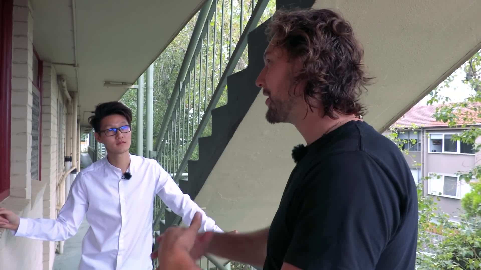 Innovative use of walls and furniture