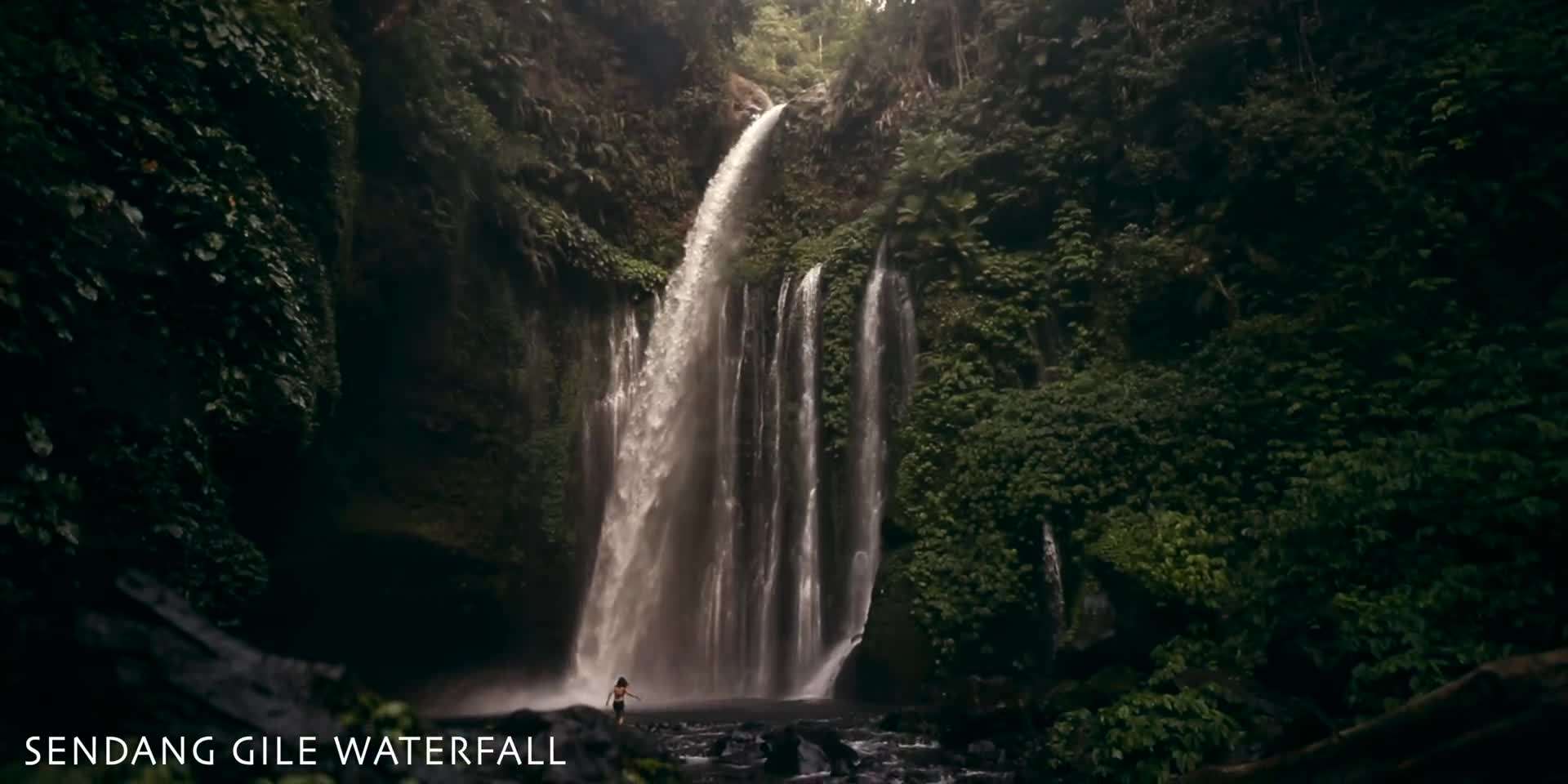 Surfing the iconic waves of Uluwatu