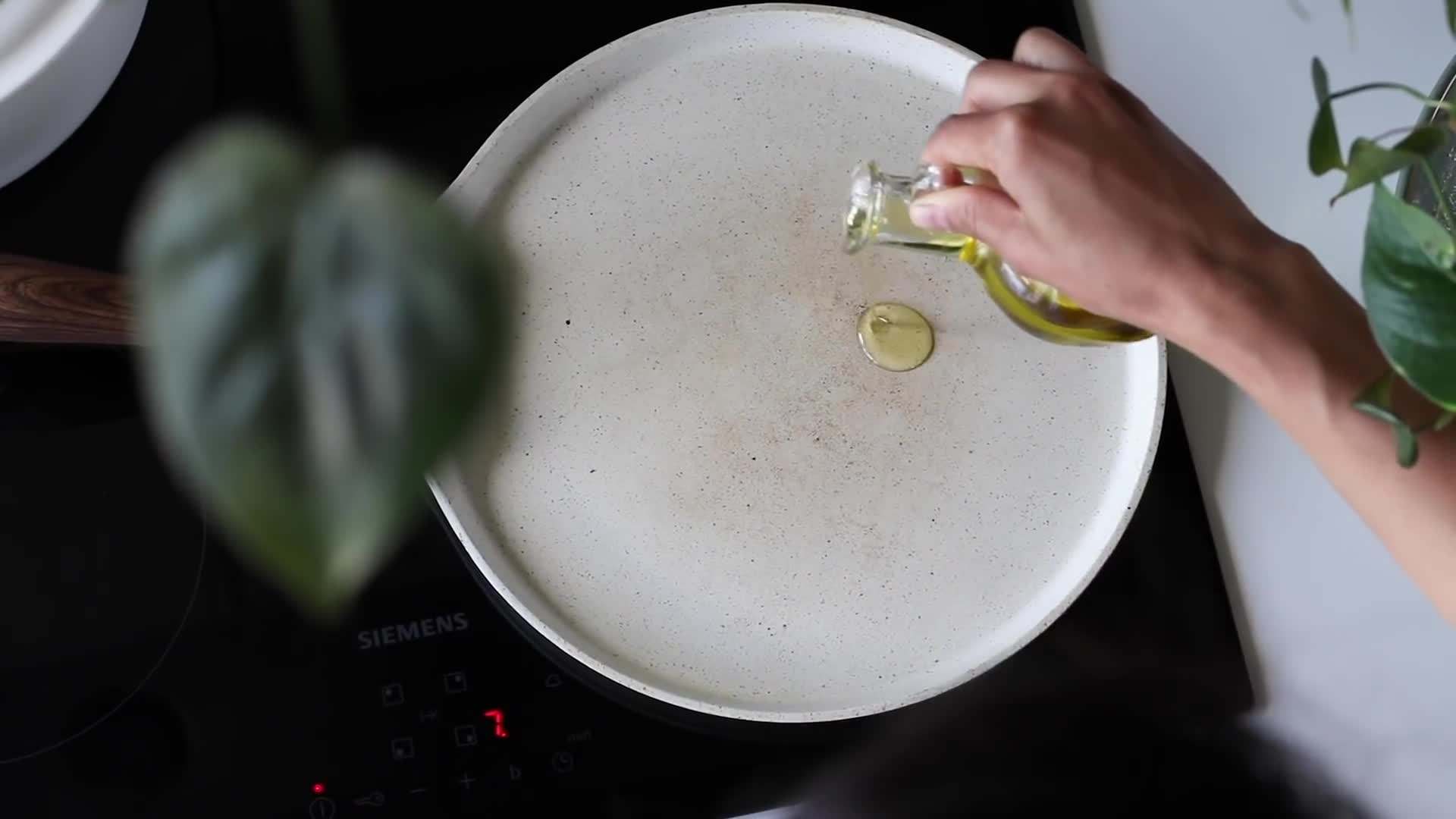 Blueberry Spinach Smoothie - a refreshing and antioxidant-rich way to start your day