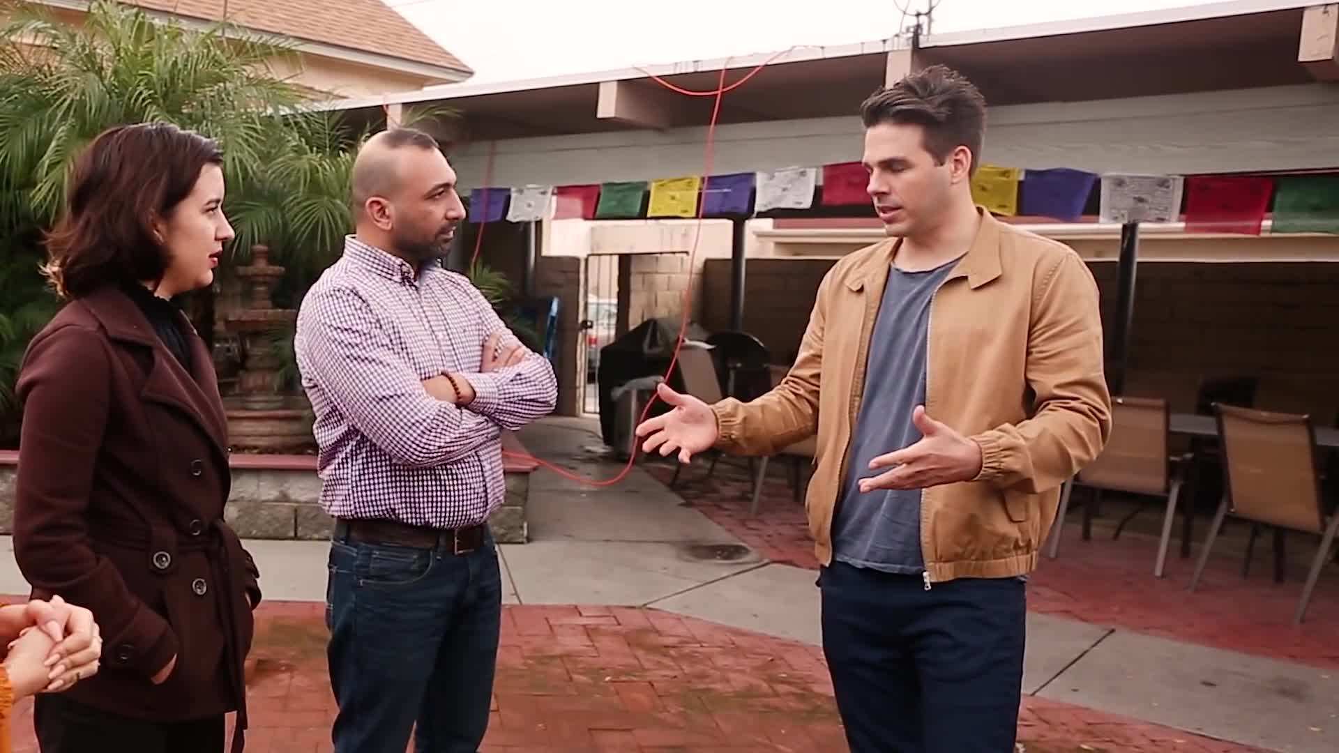 Transforming a plain wall with a vibrant blue paint color