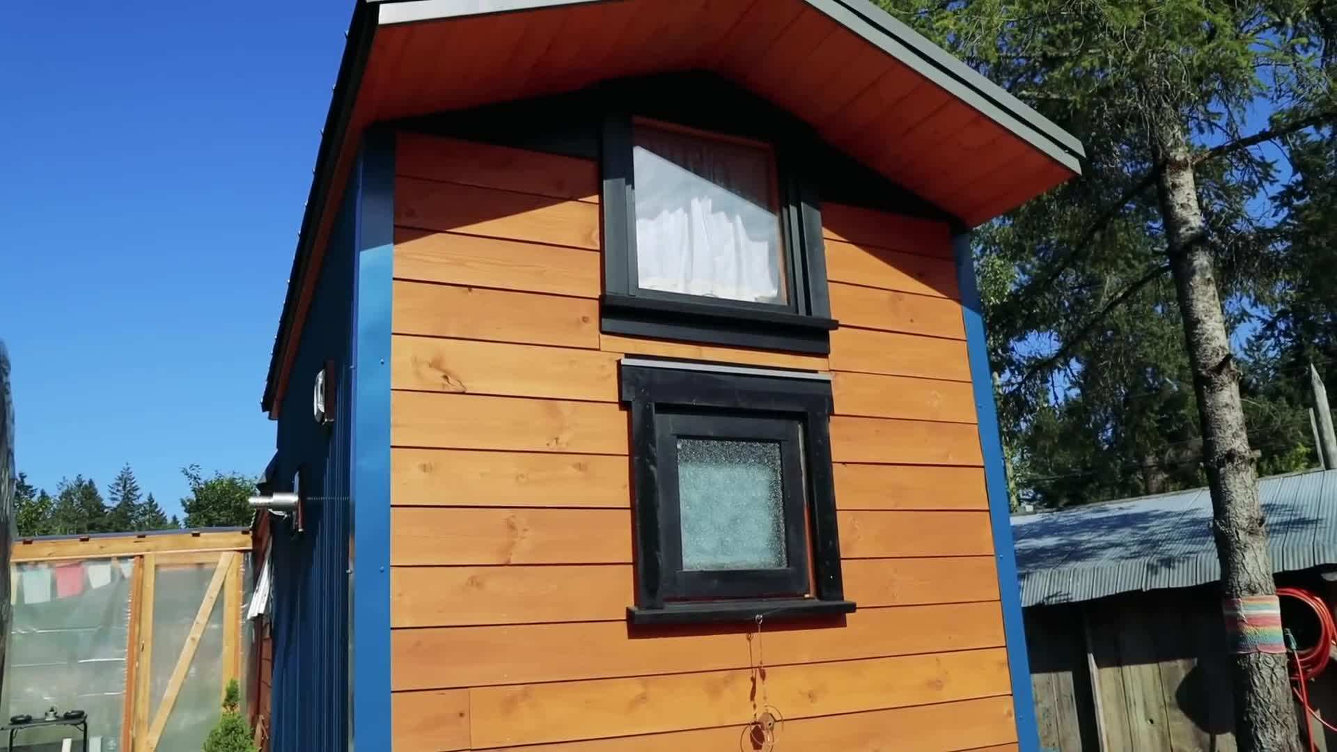 Exterior view of the simple and artistic tiny home