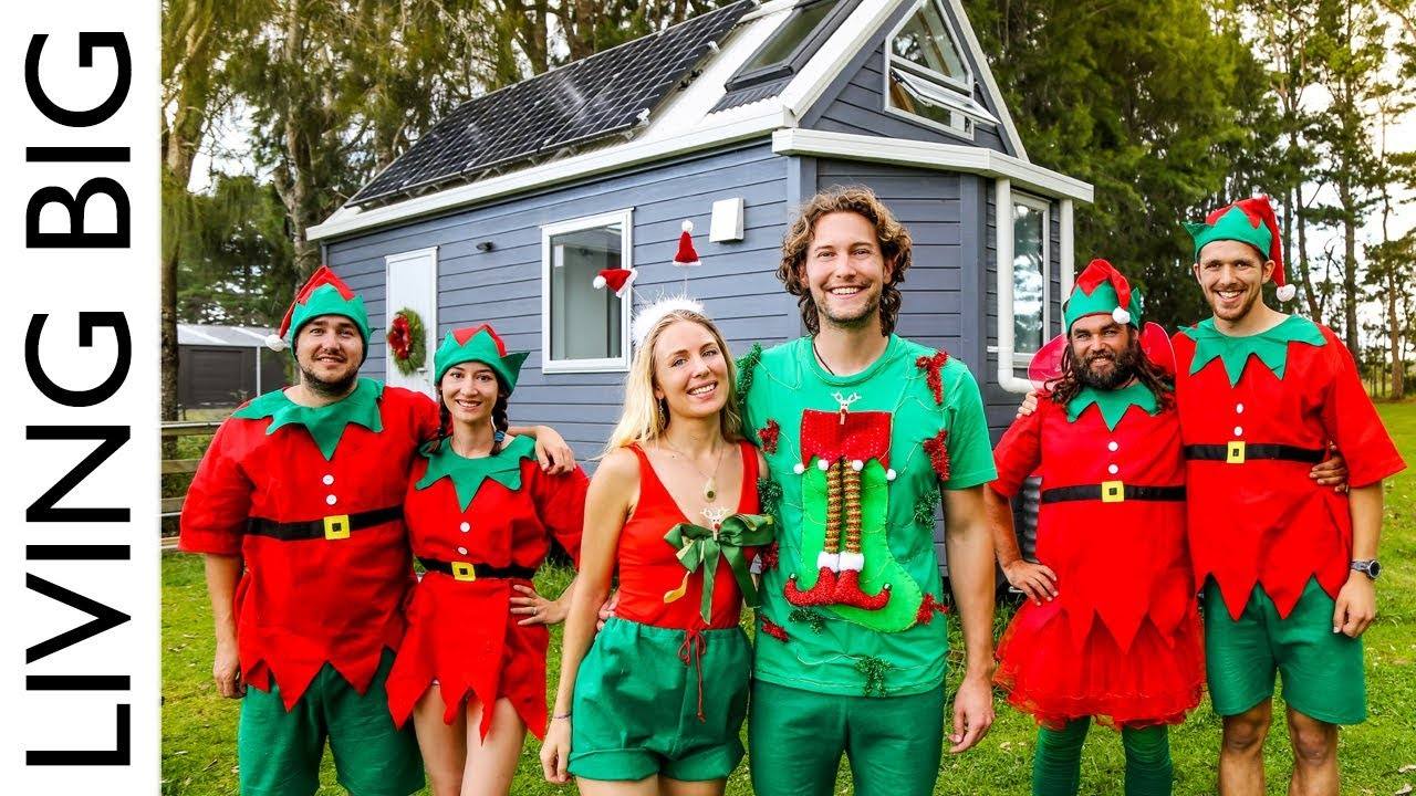 Transforming a Tiny House into a Cozy Christmas Wonderland