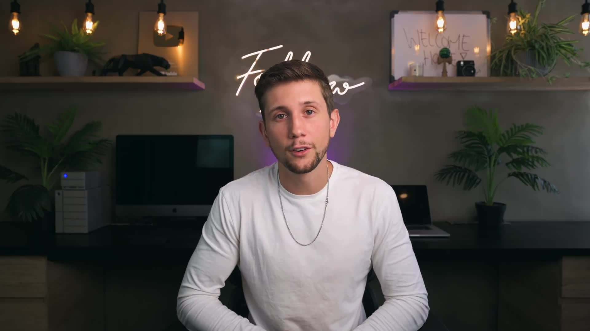 Nikon Z 6 - Compact and Lightweight Design