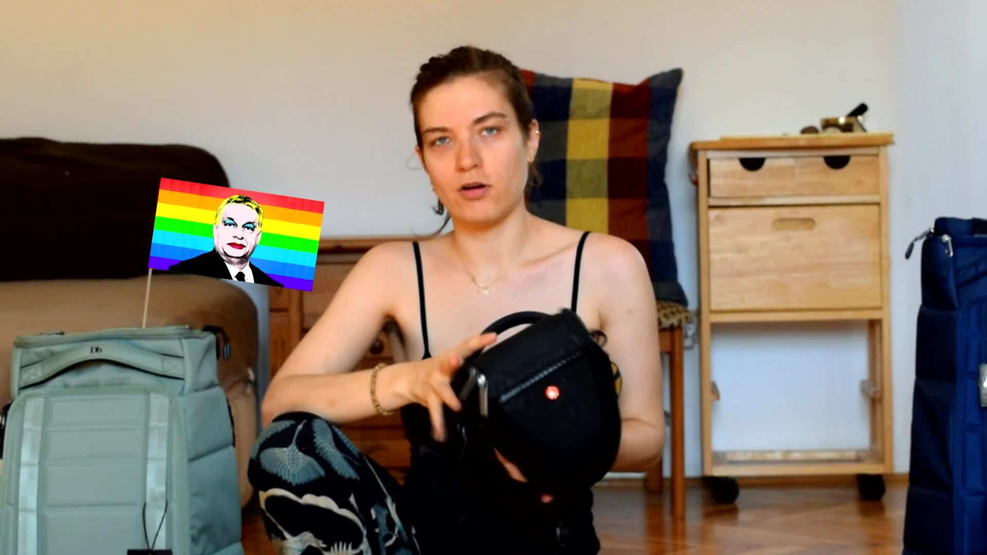 Versatile Clothing: Pack pieces that can be mixed and matched