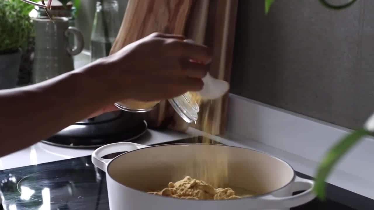 Fluffy Vegan Banana Pancakes