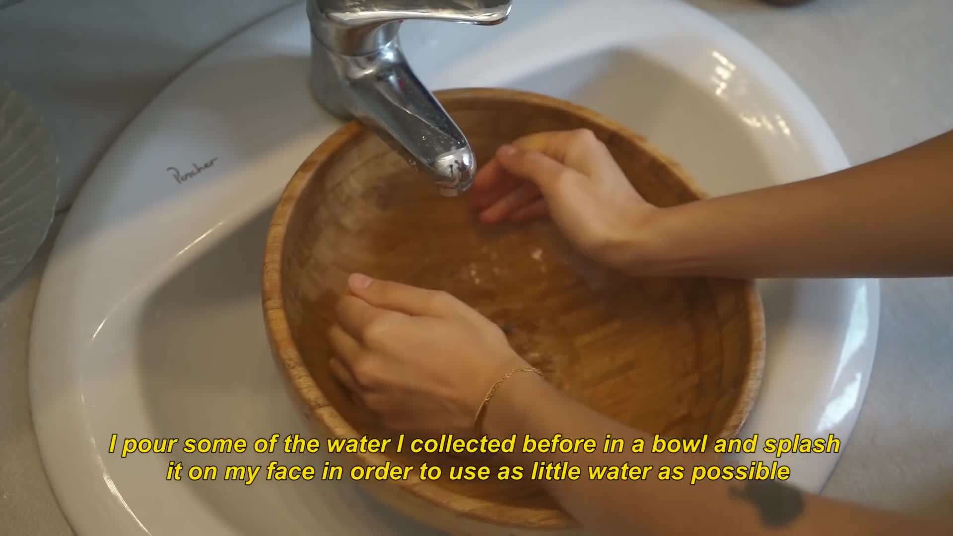 Vertical garden in the bedroom