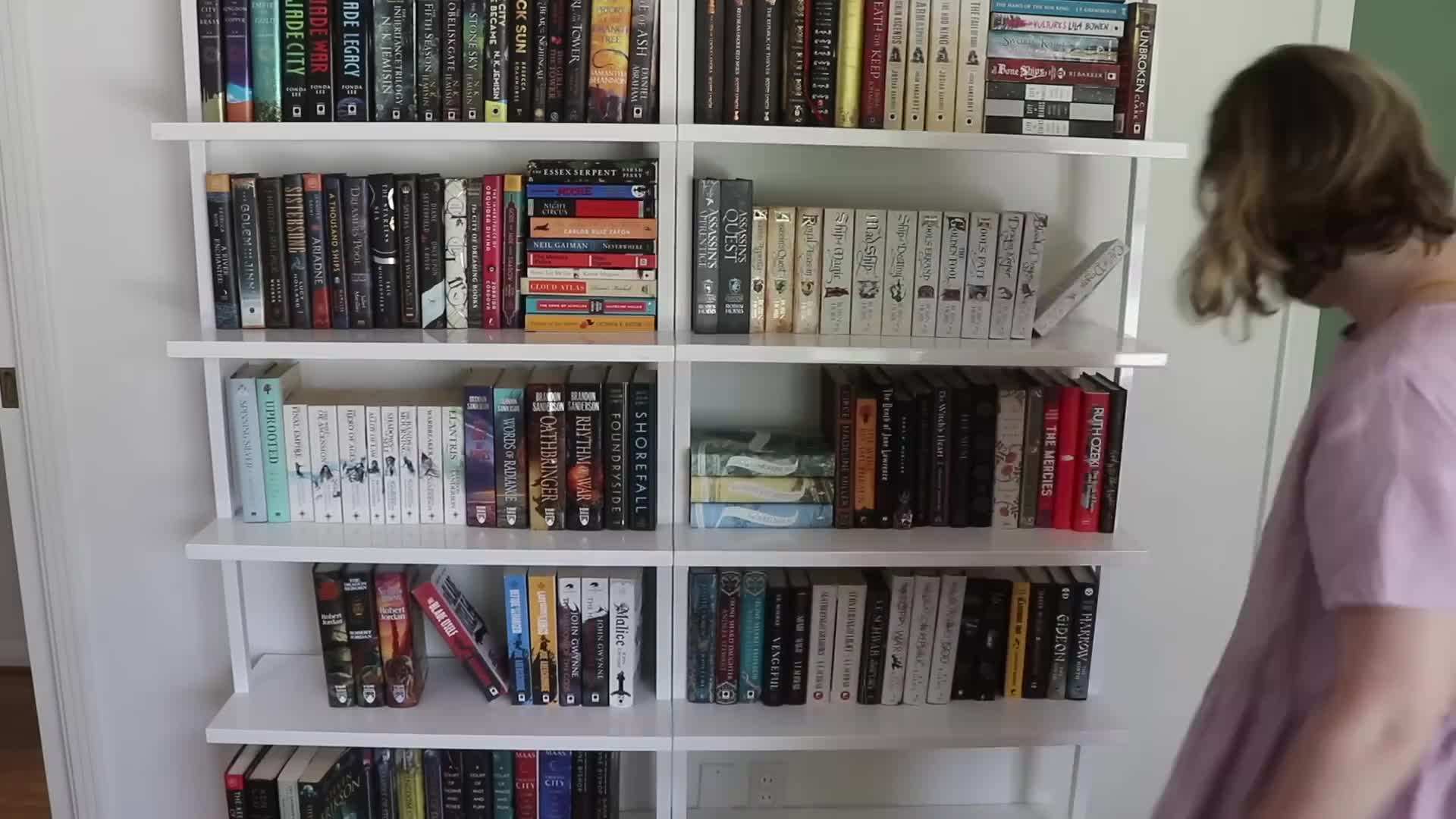 Creative Bookshelf Organization Ideas