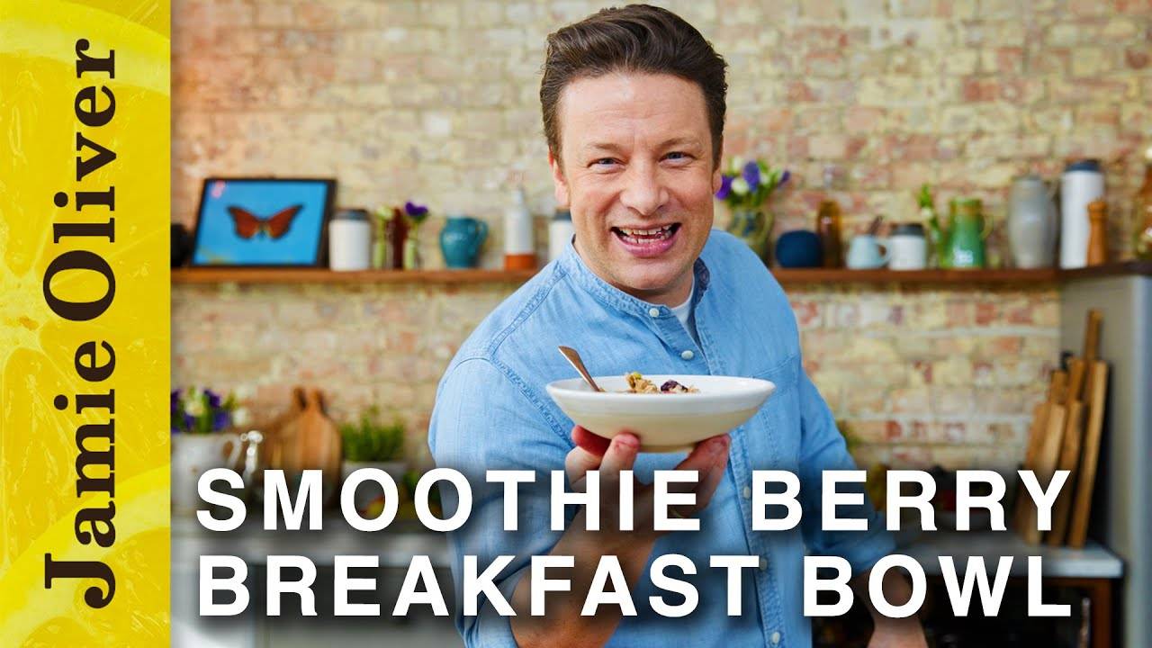 Smoothie Berry Breakfast Bowl: A Healthy and Delicious Recipe by Jamie Oliver