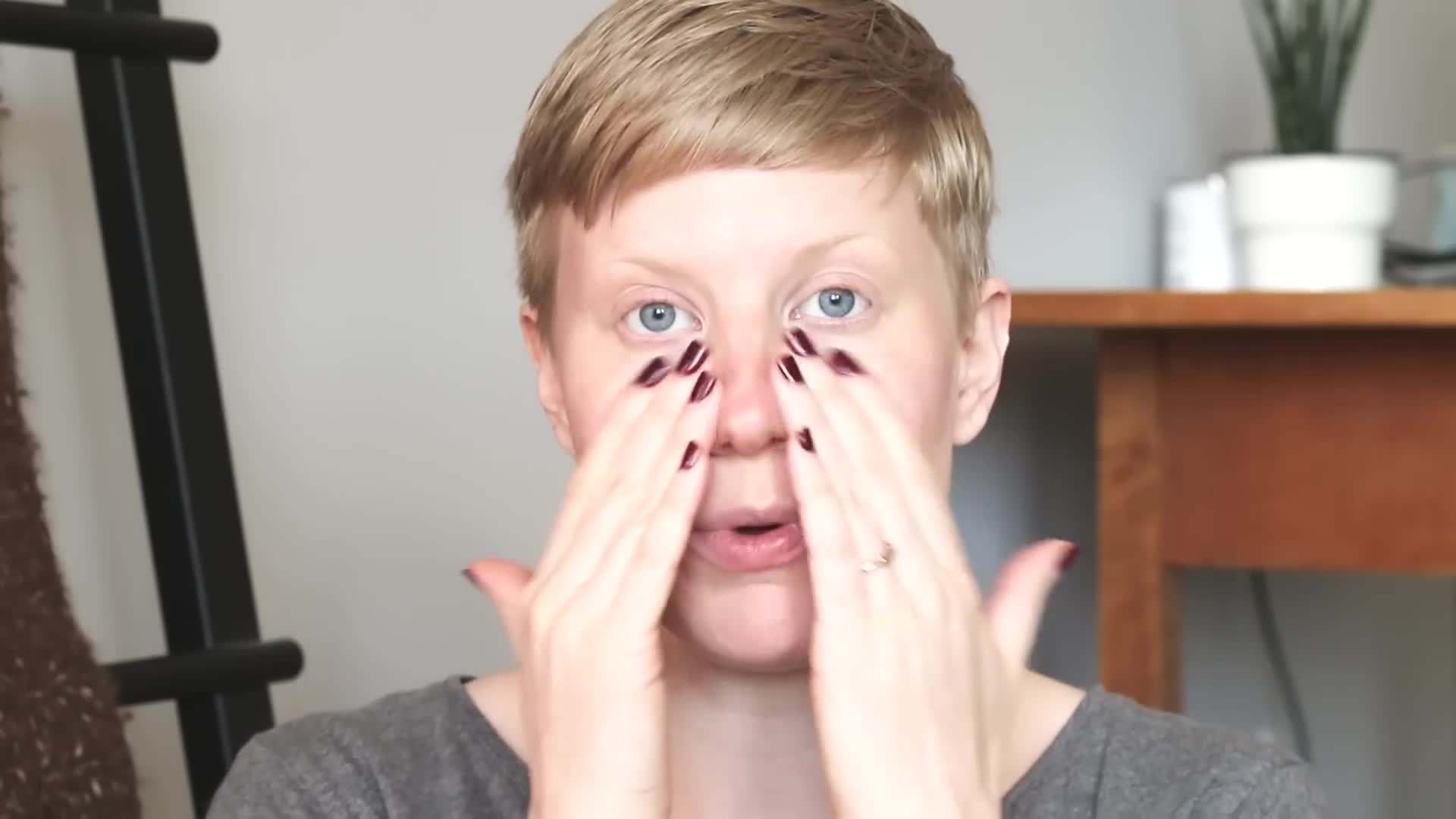 Versatile makeup products for a minimalist makeup capsule