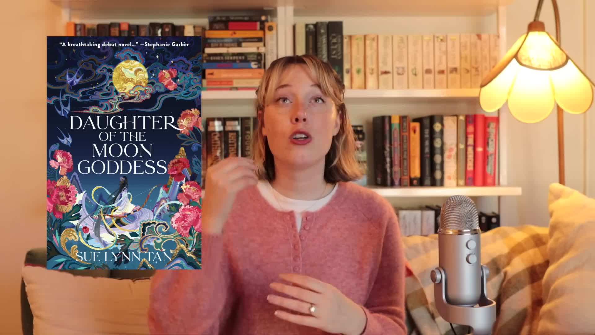 Cover art of the 'A Court of Thorns and Roses' series