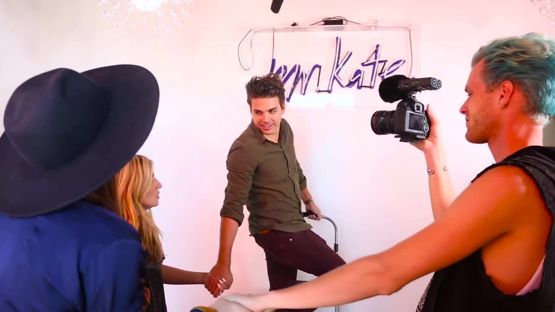 Adding Decorative Elements to Enhance Shelf Aesthetics