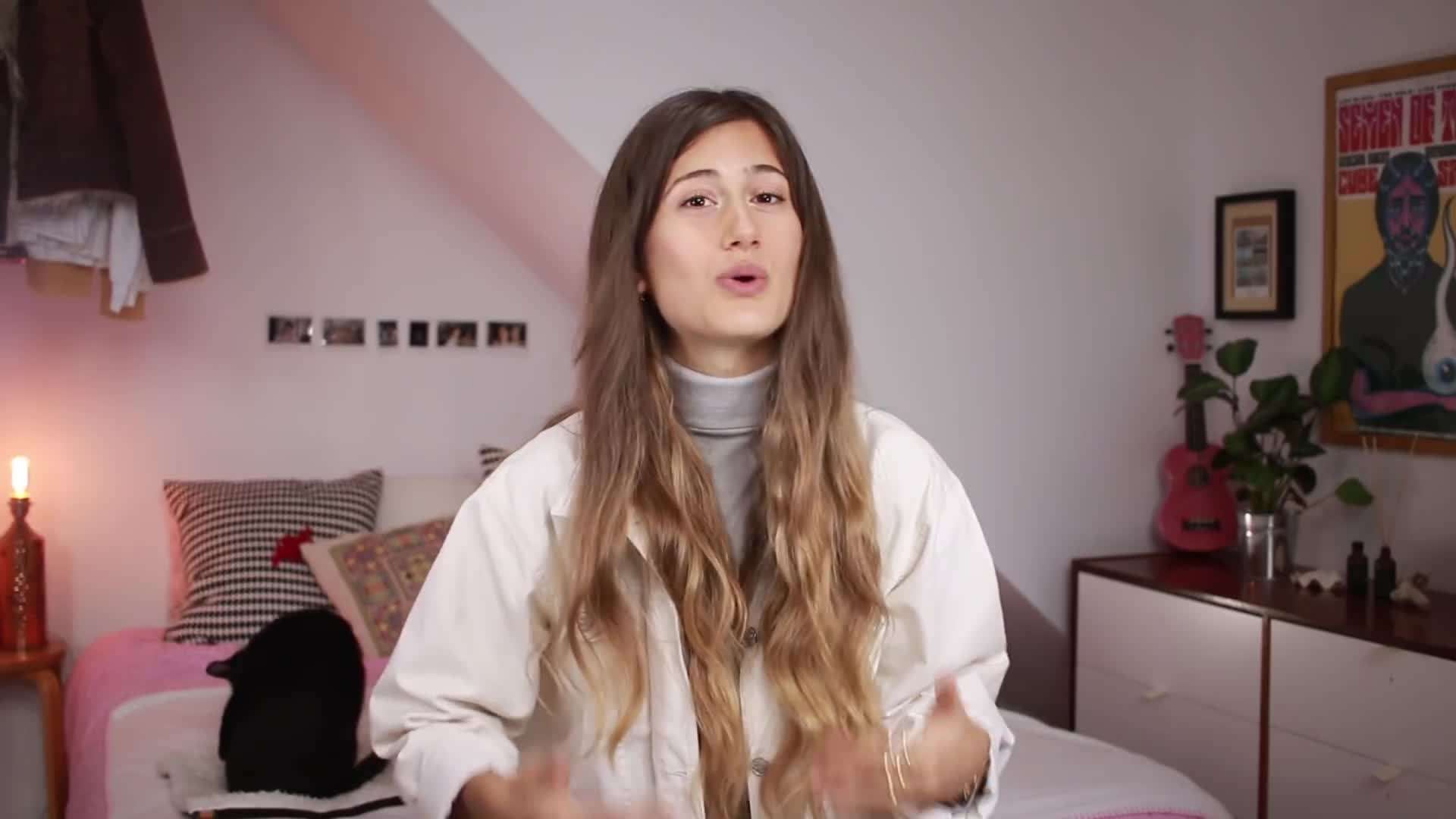 Illustration of the Face ID setup process on iPhone X