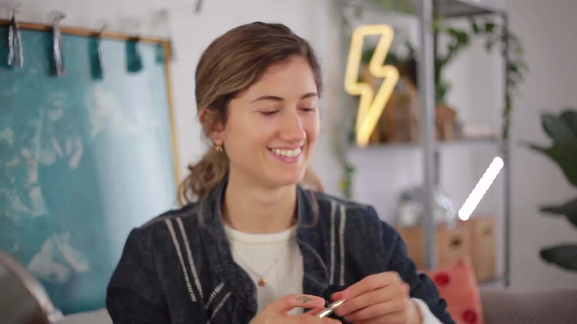 Applying liquid highlighter