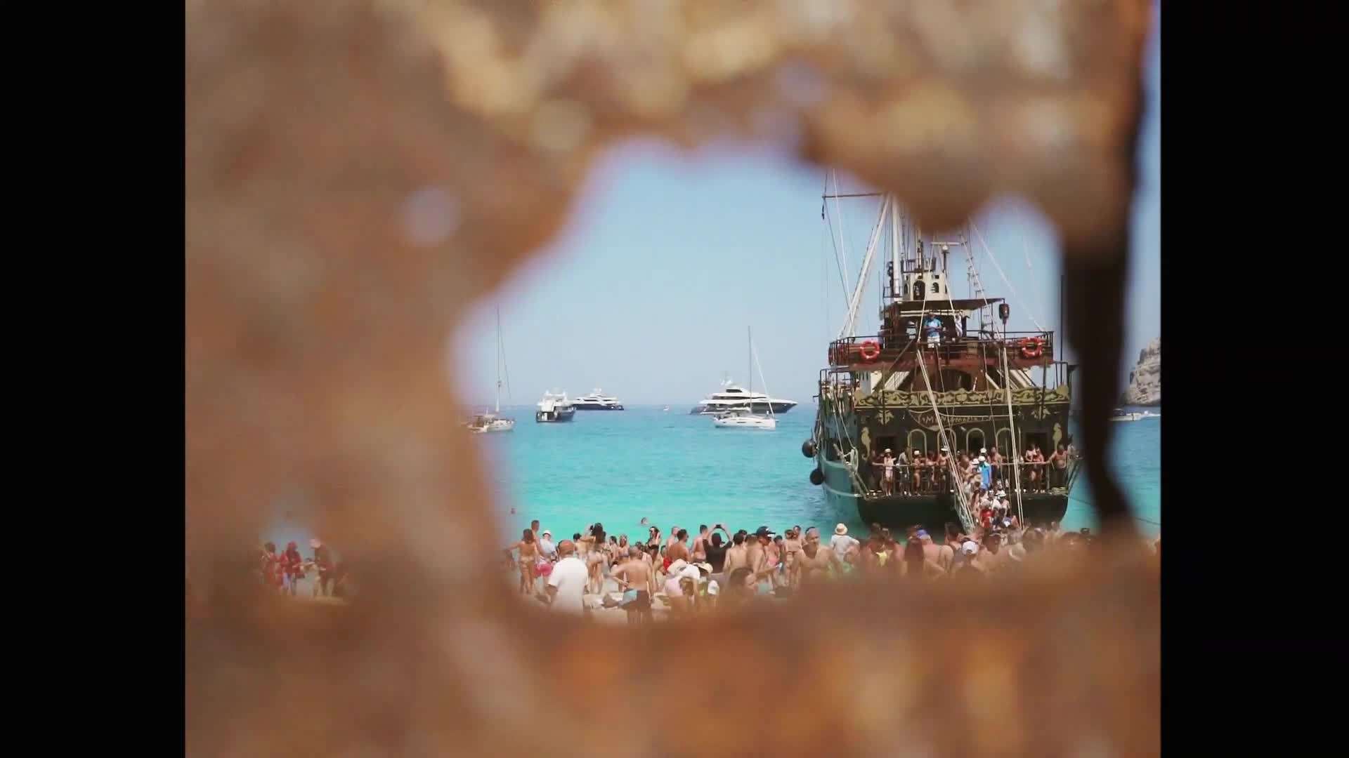 Santorini's Iconic White-Washed Buildings