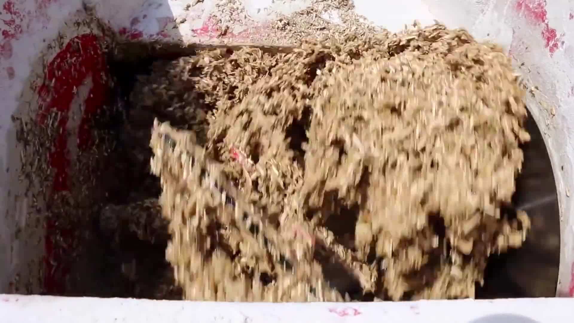 The natural color of hemp adds a rustic charm to the interior of the small home