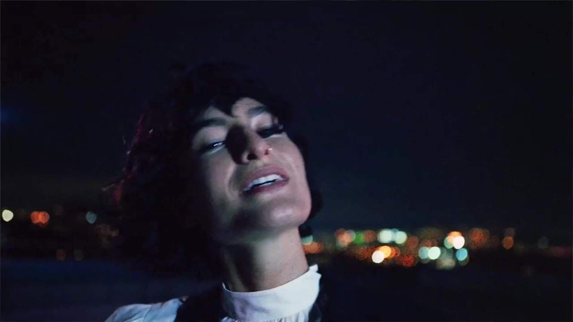 Comparison of an ethical fashion label and a fast fashion label