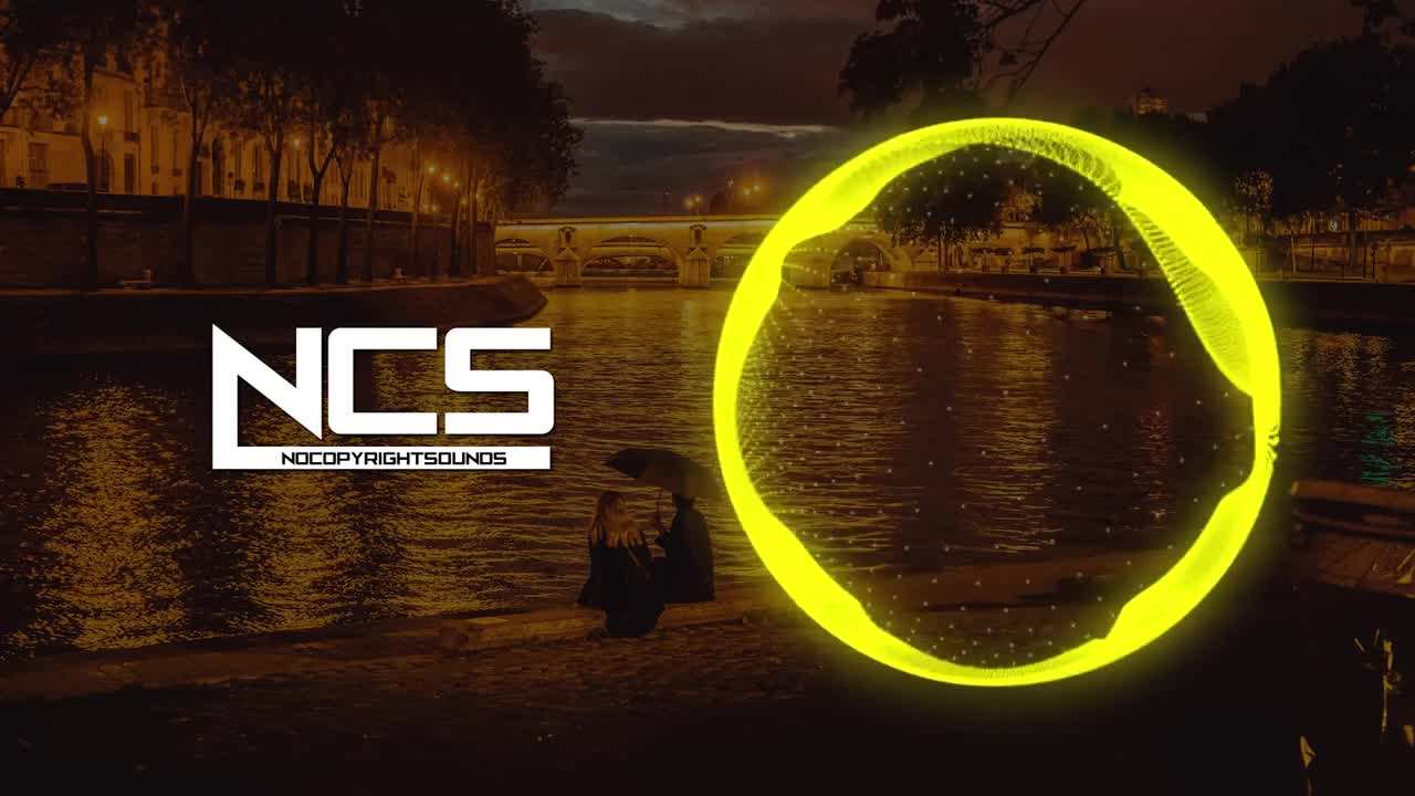 DIY Wall Art: Abstract Canvas Painting