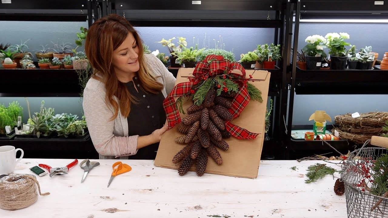 DIY Pinecone Swag: A Festive and Natural Holiday Decoration