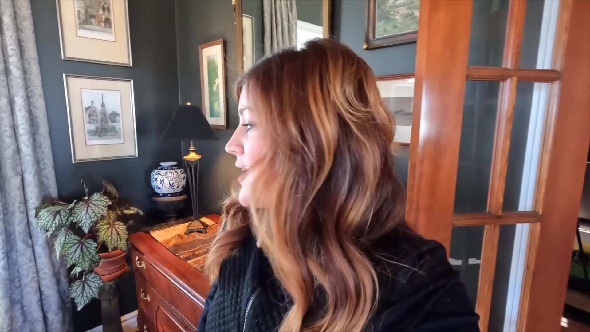 Blending Old and New: Vintage Chandelier in a Modern Dining Room